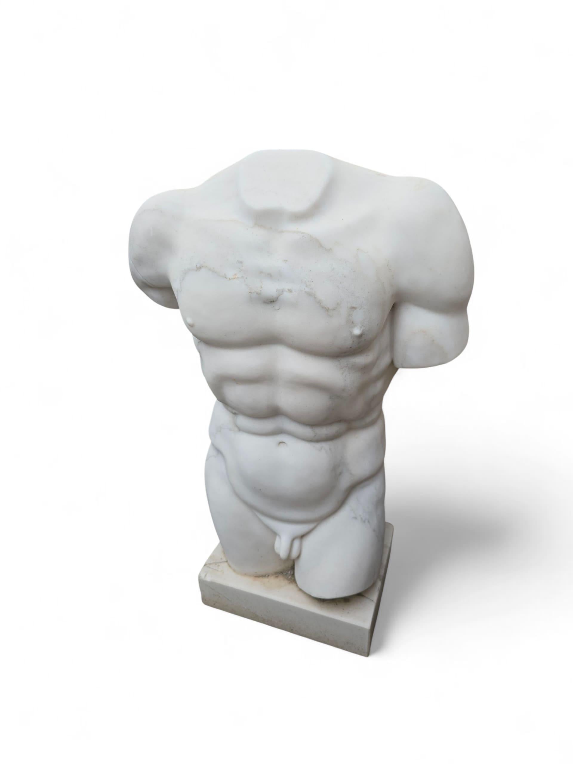 Escultura masculina clásica de mármol de Carrara tallada a mano, Italia Mármol en venta