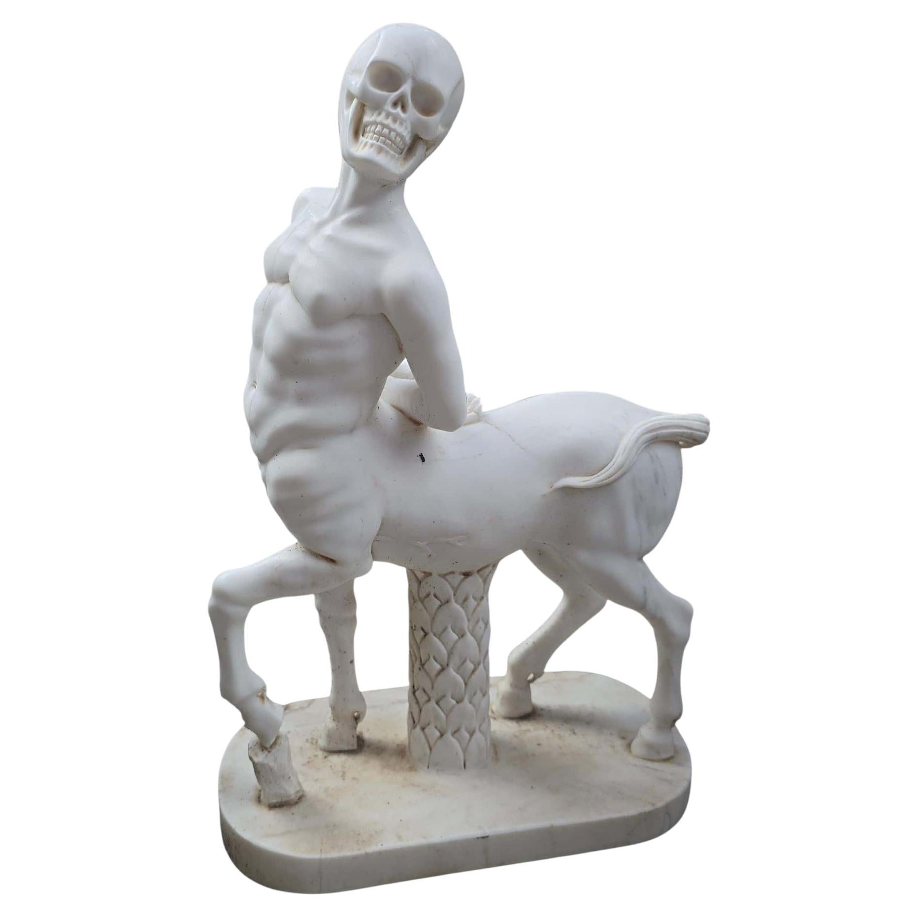 Scultura di centauro in marmo di Carrara scolpita a mano, Italia