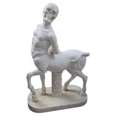 Escultura de mármol de Carrara tallada a mano de un centauro, Italia