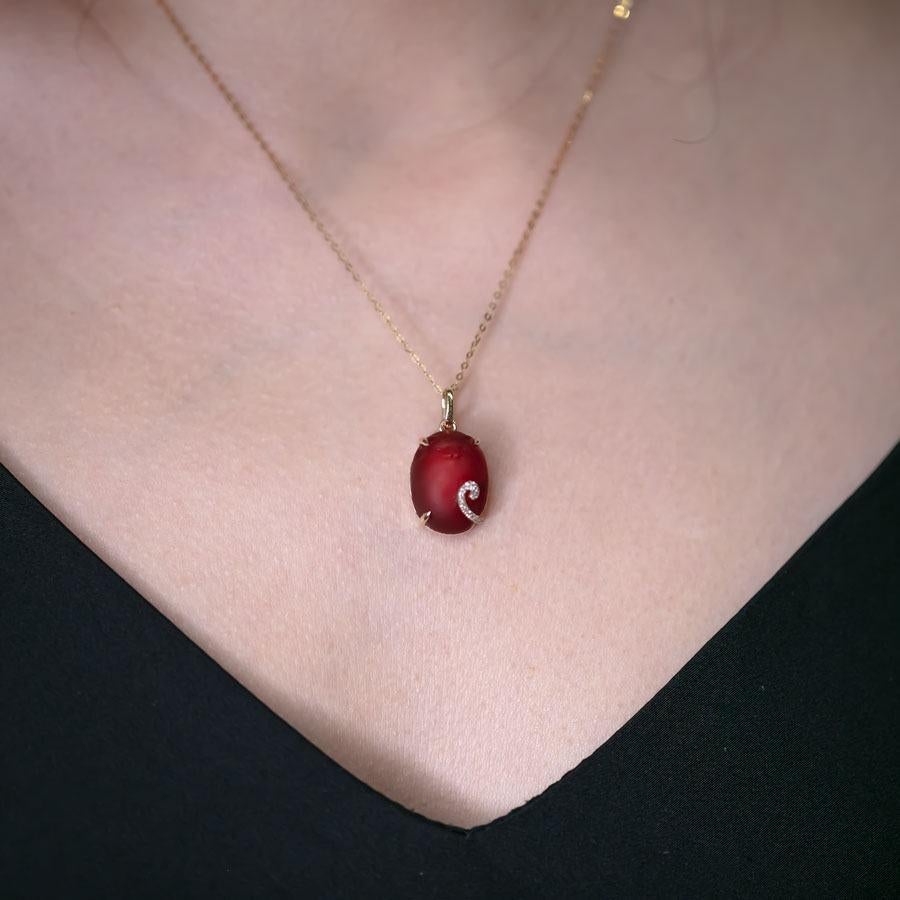 Arts and Crafts Hand Carved Cat Mexican Egg Fire Opal, Diamond Tail Necklace 18K Yellow Gold For Sale