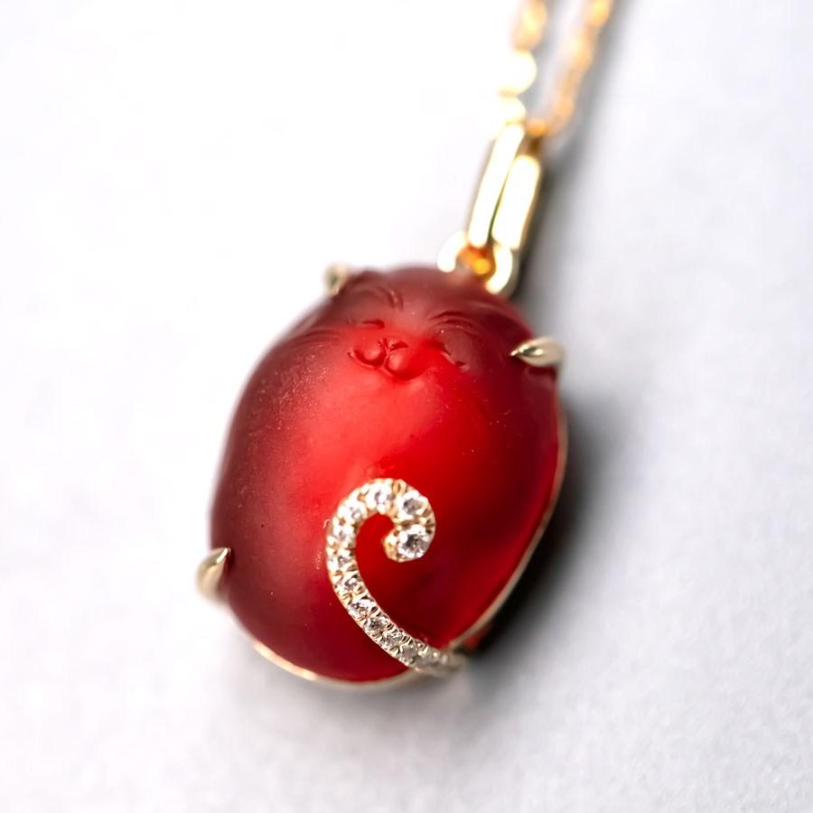 Brilliant Cut Hand Carved Cat Mexican Egg Fire Opal, Diamond Tail Necklace 18K Yellow Gold For Sale