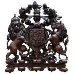 Armoiries royales anglaises de Charles II sculptées à la main 1660-1685 Cimier armorial