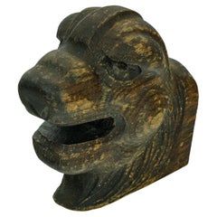 Tête d'animal en châtaignier sculptée à la main