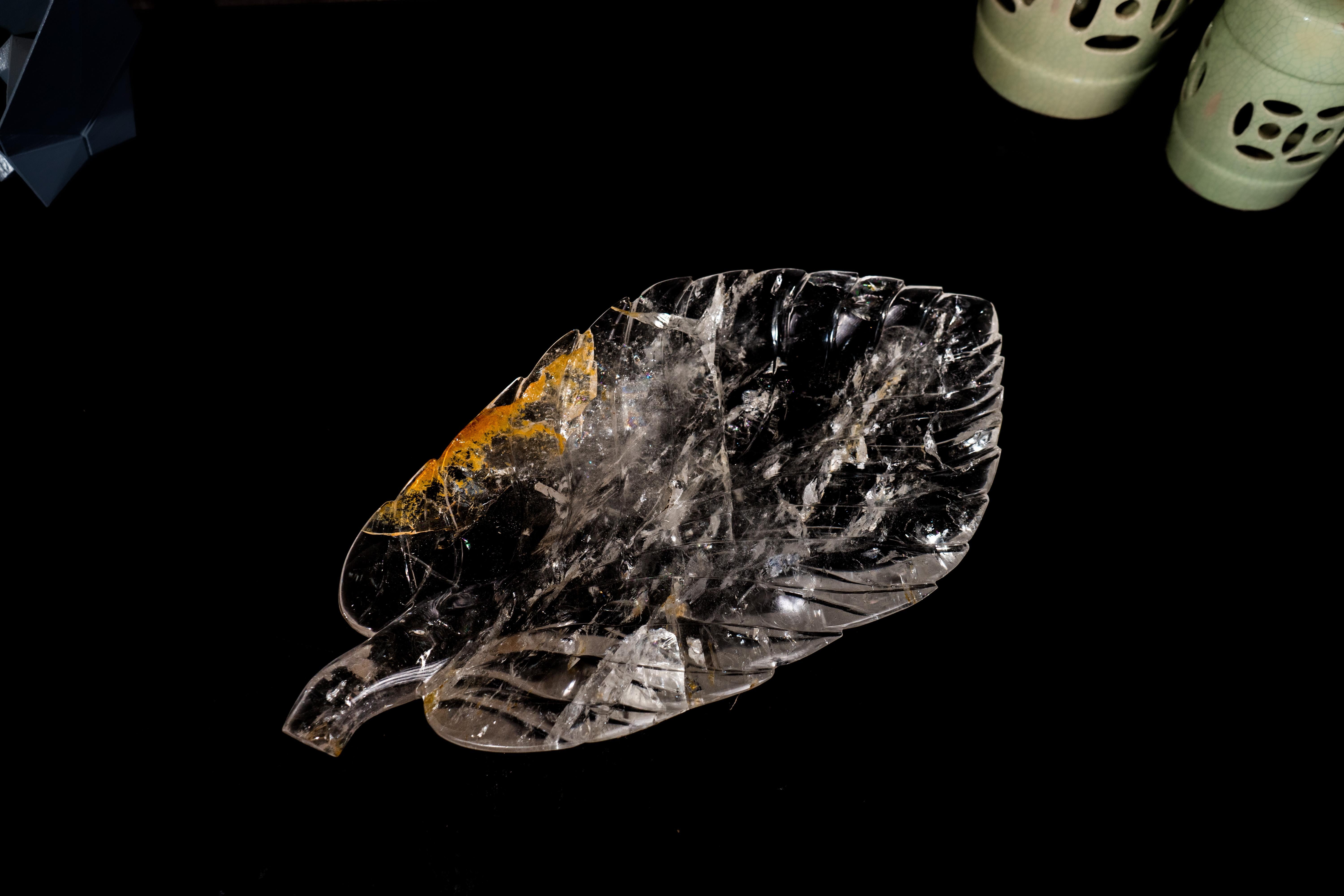 Cristallo Ciotola di cristallo di quarzo chiaro intagliata a mano in vendita