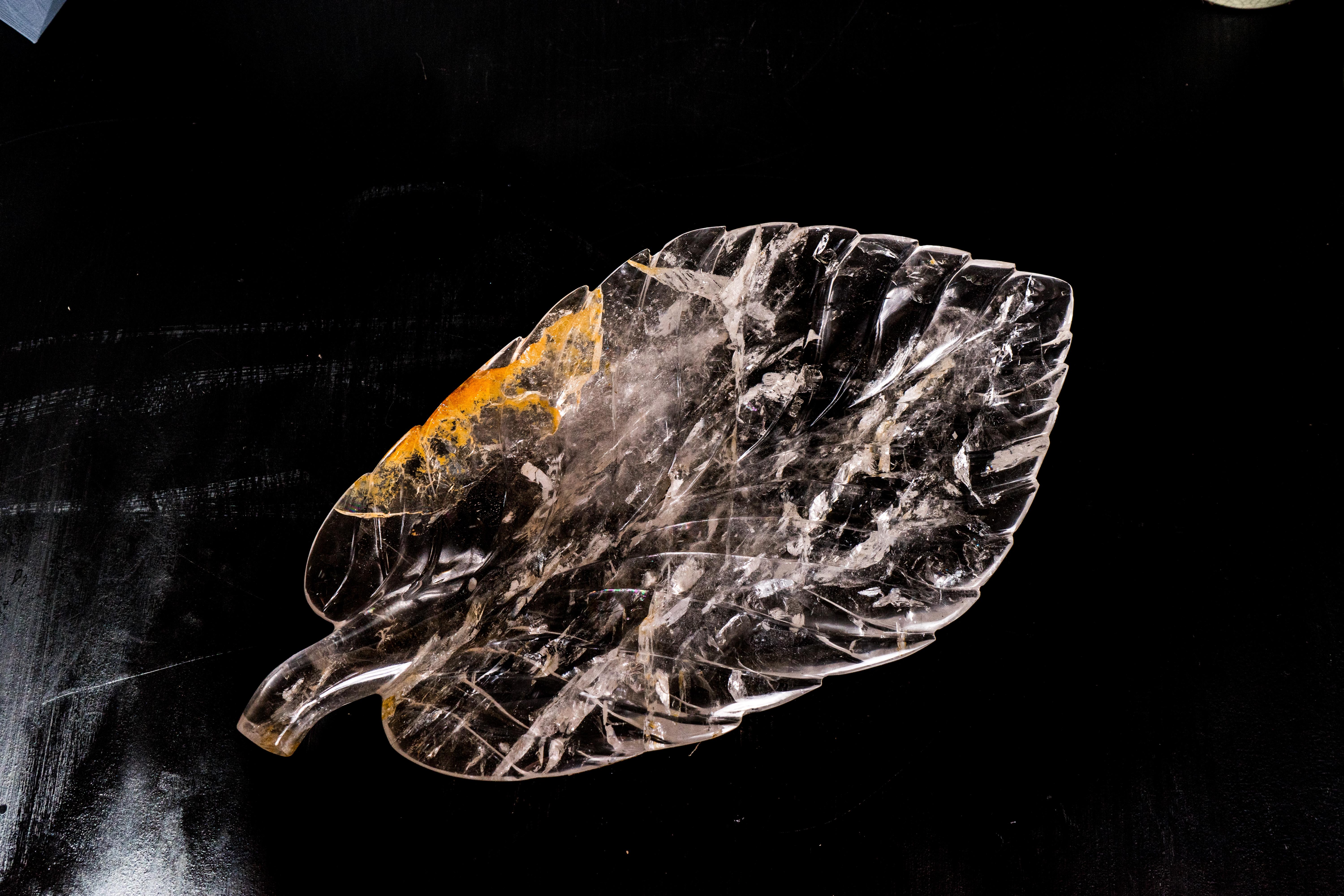 Ciotola di cristallo di quarzo chiaro intagliata a mano in vendita 1