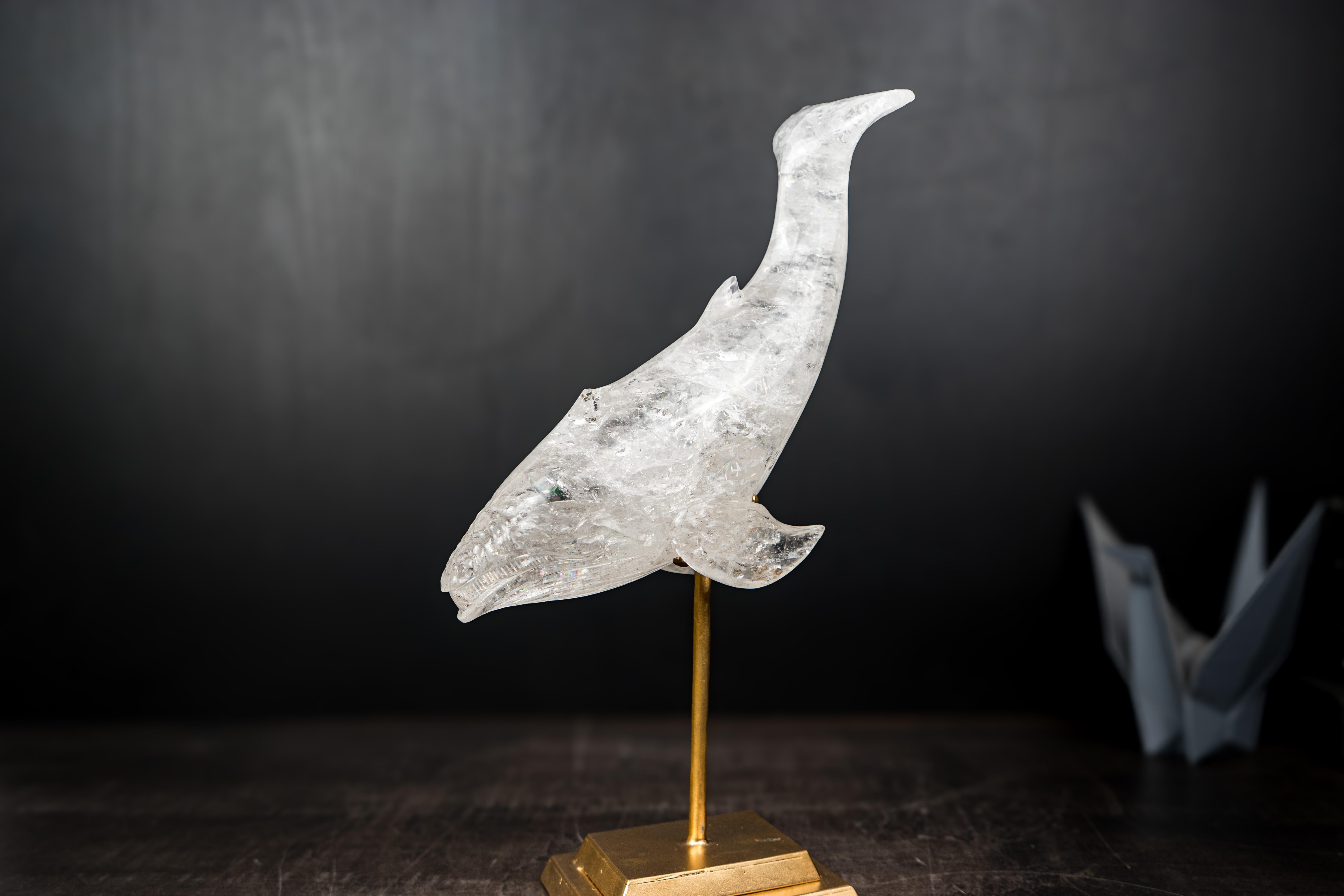 XXI secolo e contemporaneo Hand-Carved Clear Quartz Humpback Whale Sculpture in vendita