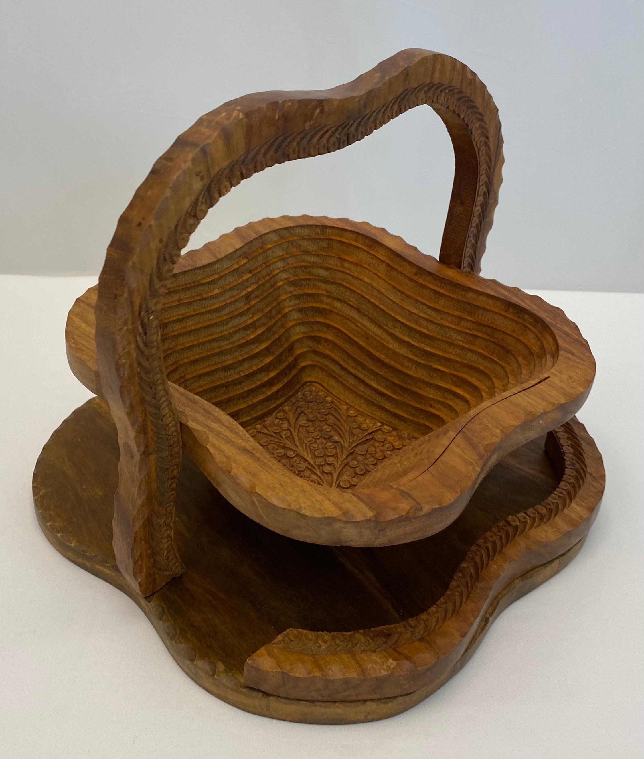 Wooden Fruit Basket Hand-Carved and Collapsible  For Sale 7