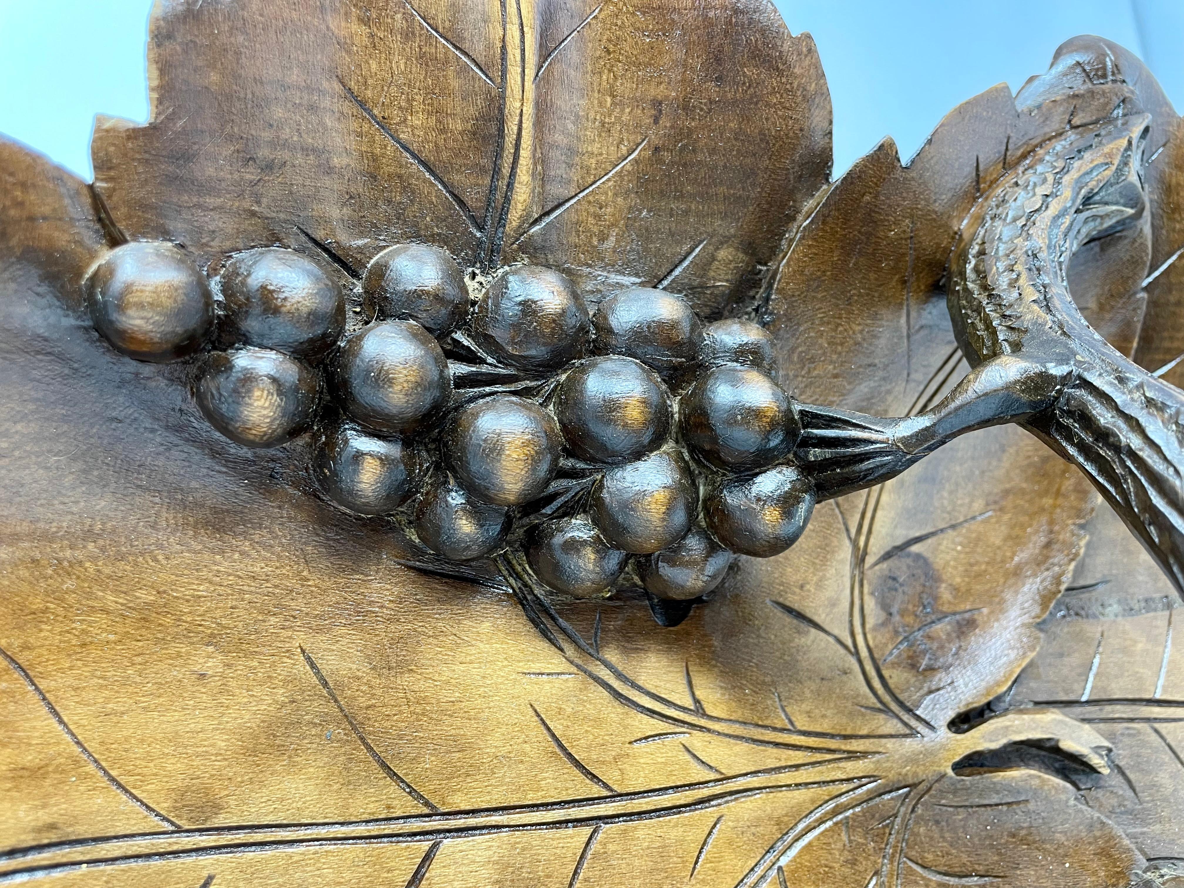 20th Century Hand-Carved Country French Wood Fruit Tray circa 1950 For Sale