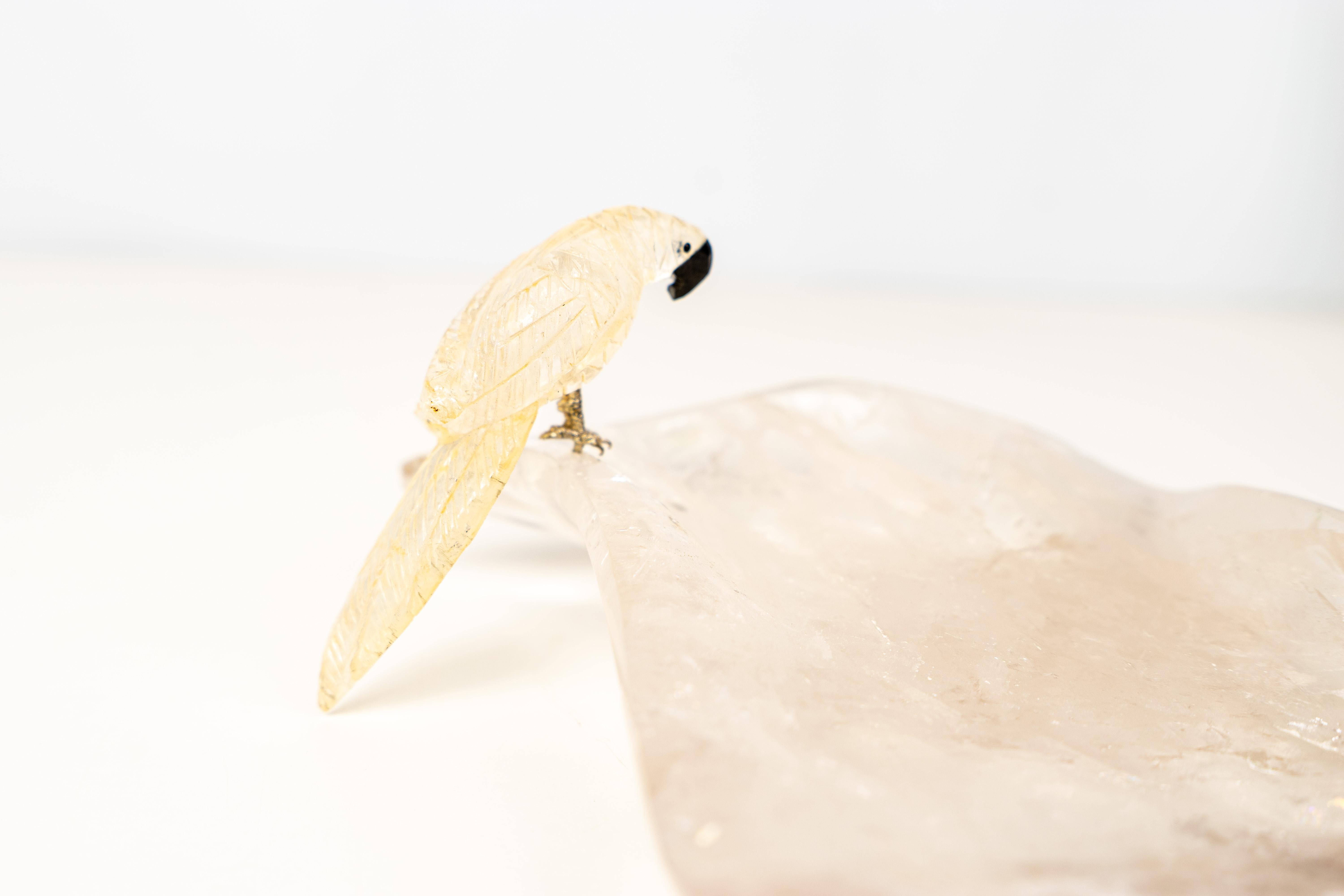 Hand-Carved Crystal Parrot on a Clear Quartz Bowl In New Condition For Sale In Ametista Do Sul, BR