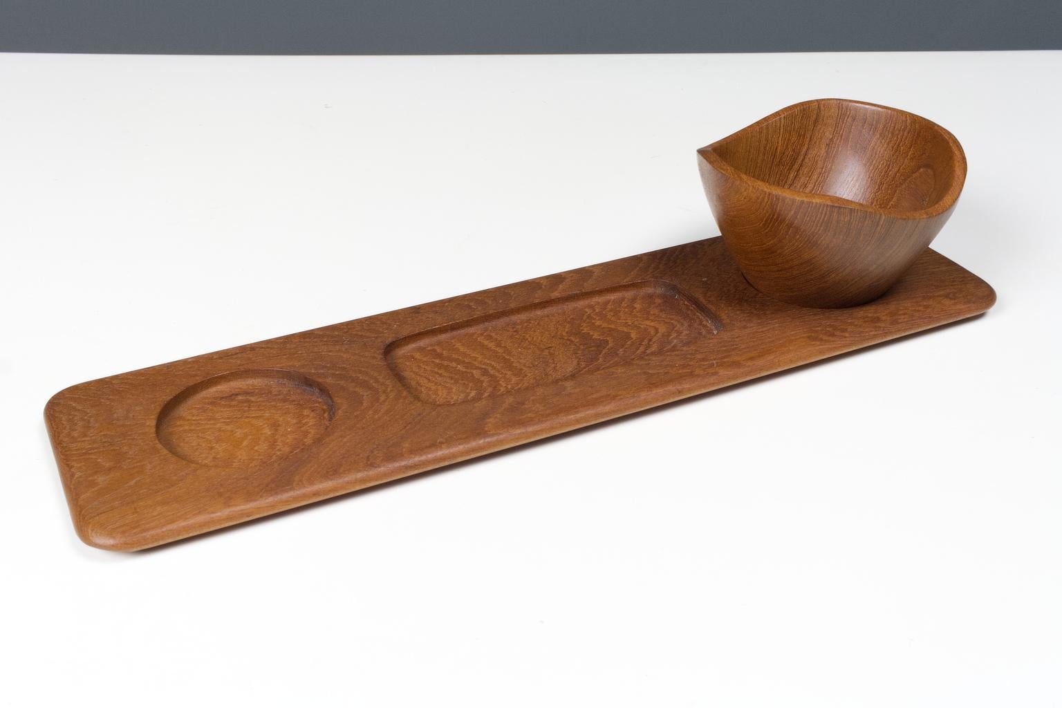 Mid-20th Century Hand carved Danish vintage teak platter and bowl by Digsmed 1960s For Sale