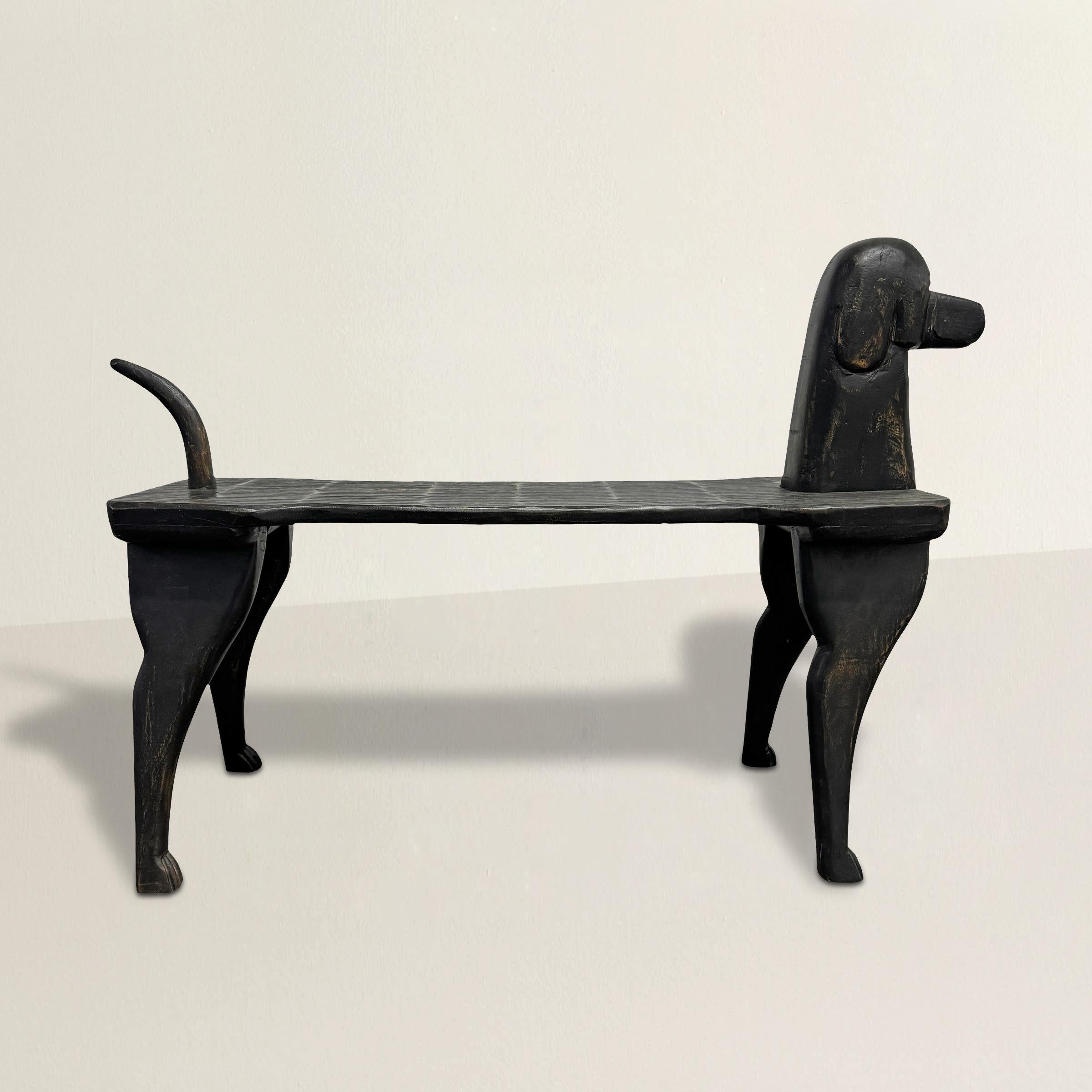 Stephen Huneck, renombrado artista popular estadounidense, dejó tras de sí un legado de creatividad y artesanía que sigue inspirando hoy en día. Este banco para perros tallado a mano en madera, en el que aparece el querido labrador negro de Huneck,