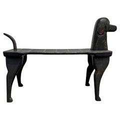 Banco para perros tallado a mano por Stephen Huneck