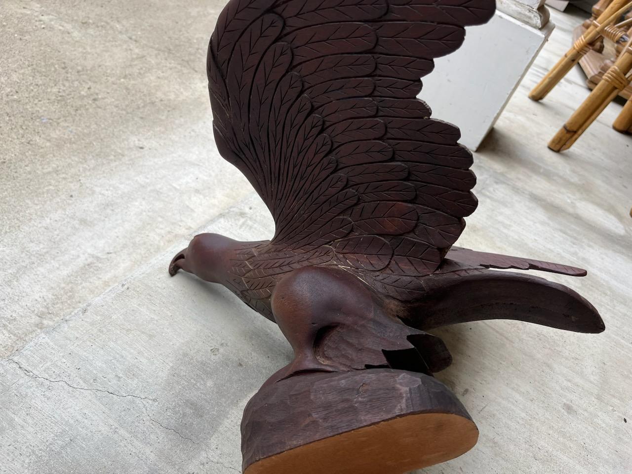 Águila tallada a mano por en venta 5
