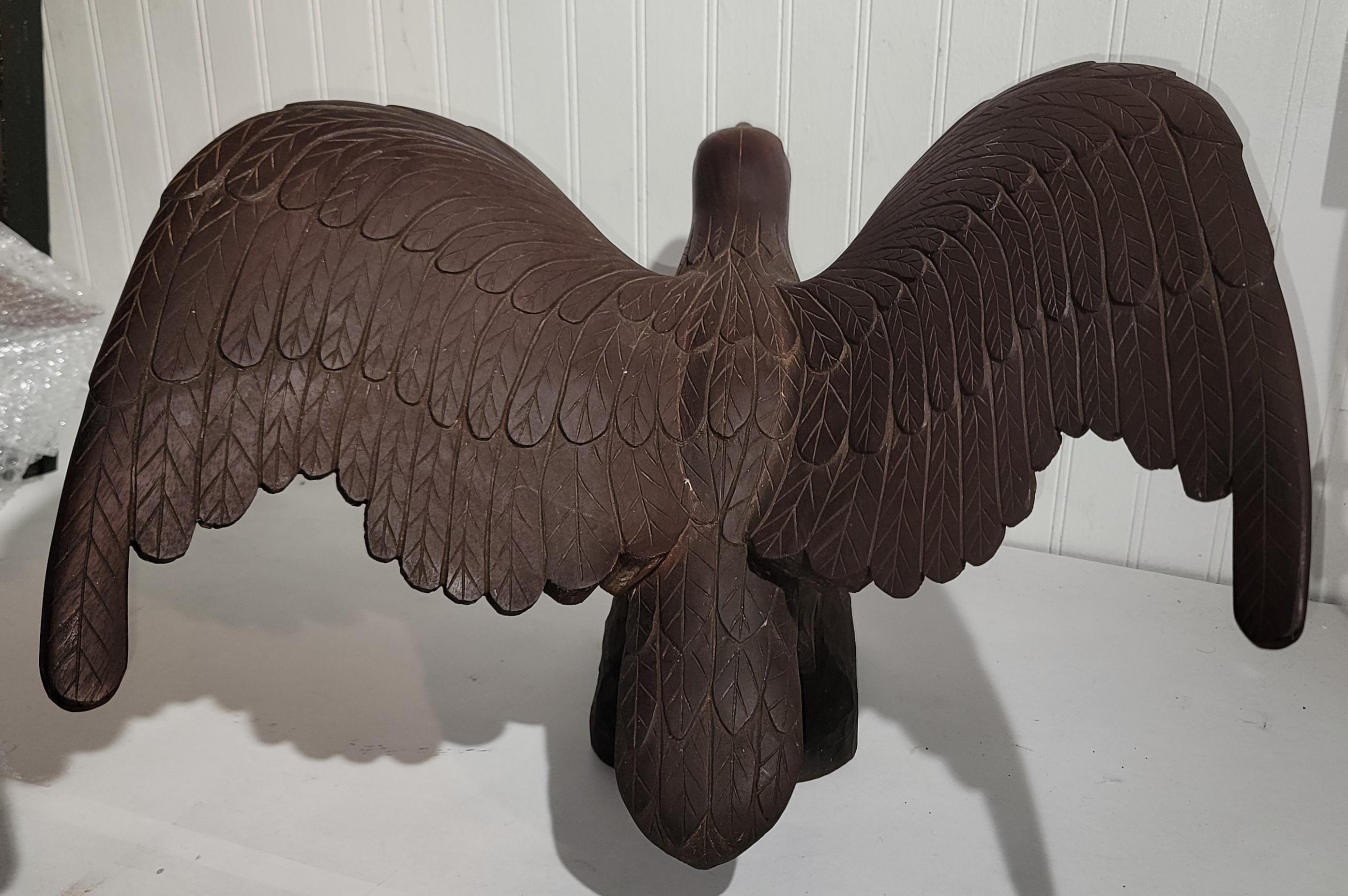 Águila tallada a mano por en venta 6