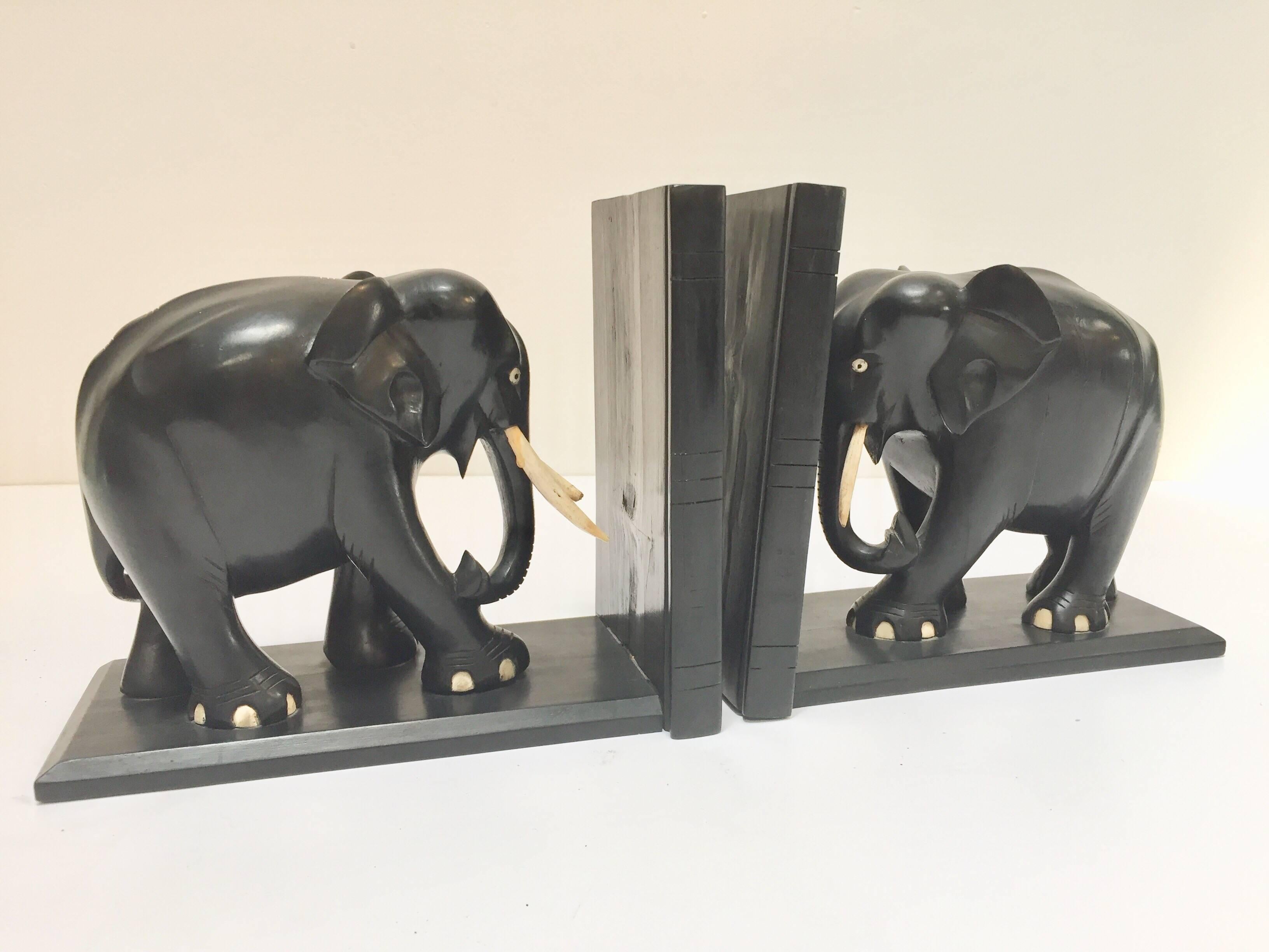 Hand-Carved Large Ebonized African Elephant Bookends, circa 1950 In Good Condition In North Hollywood, CA