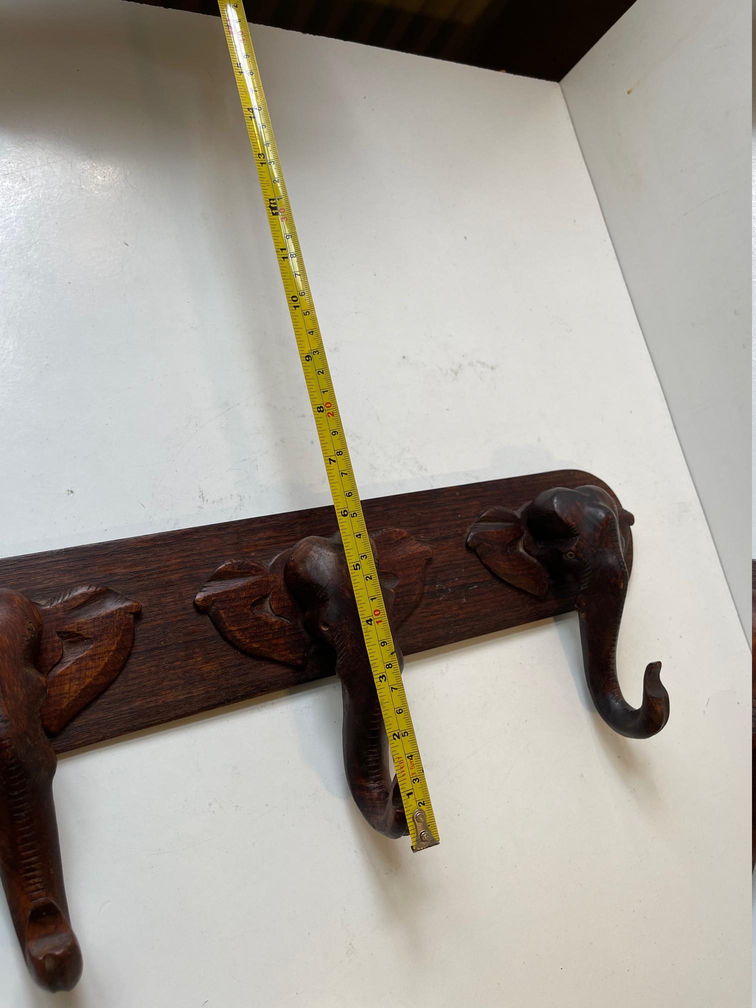 Hand-Carved Elephant Coat or Towel Rack in Dark Wood, 1930s For Sale 6