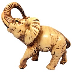 Sculpture d'éléphant en grès sculptée à la main, mi-siècle moderne, 1970