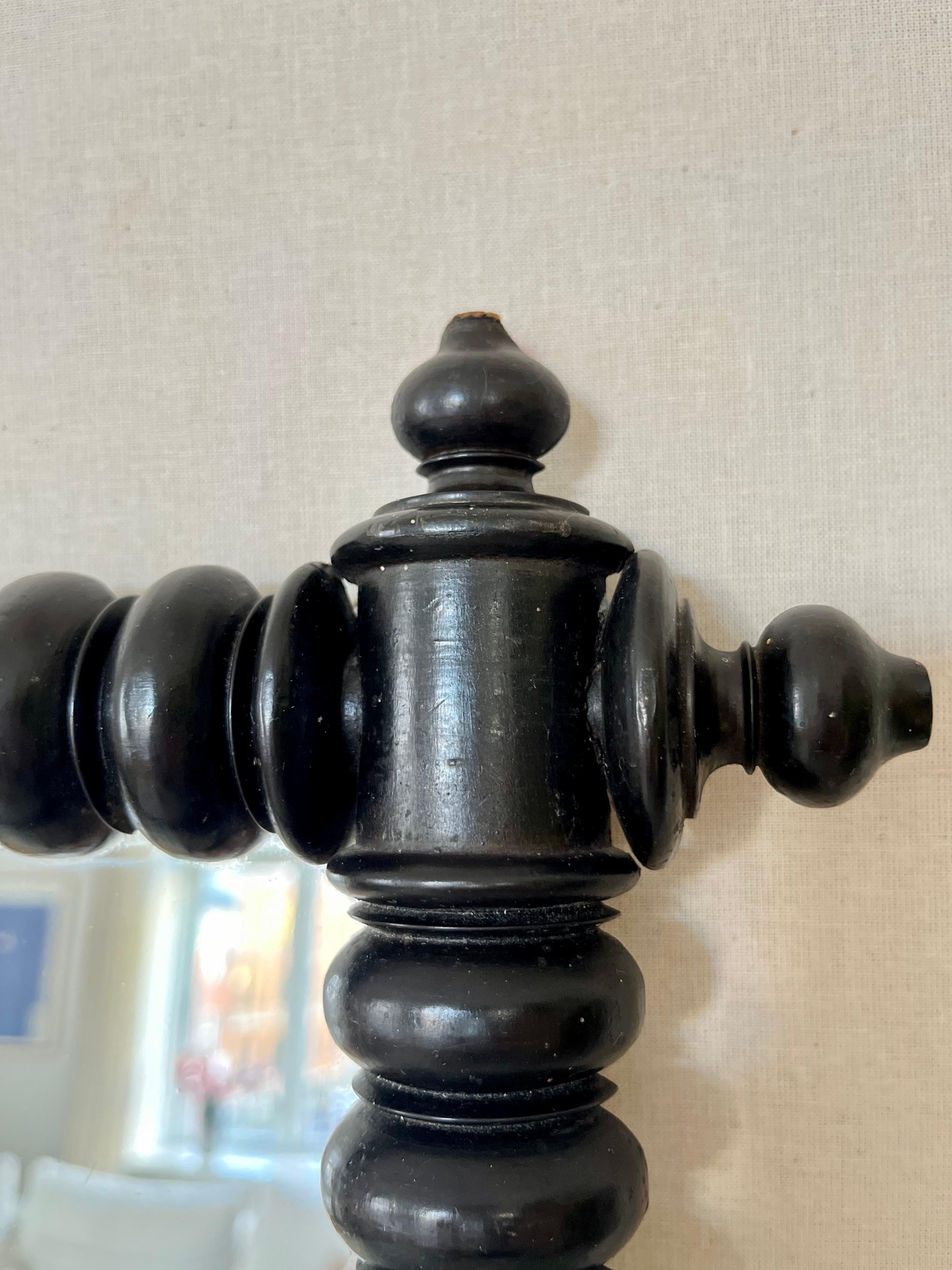 Milieu du XXe siècle Miroir mural en bois sculpté à la main, style Bobbin anglais, années 1920/1930 en vente