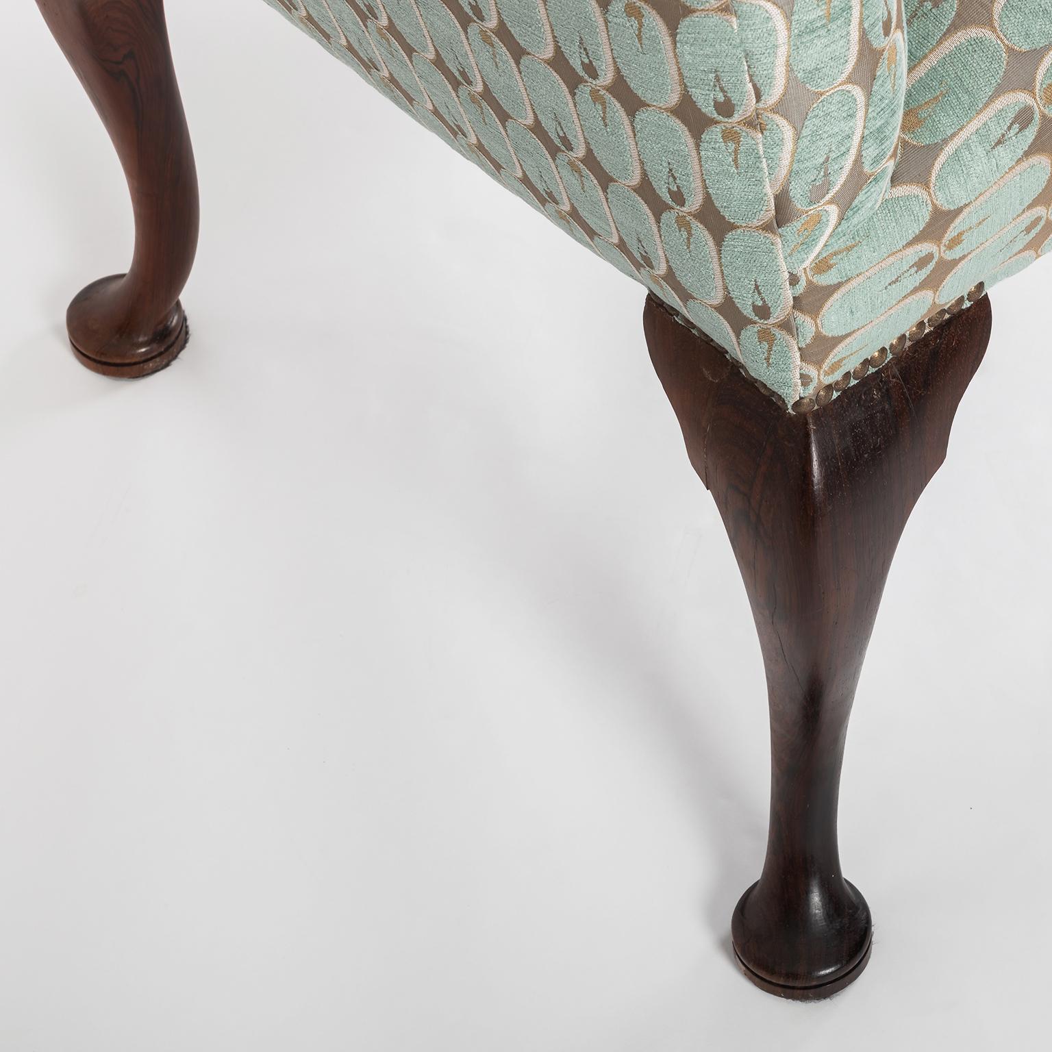 Hand Carved English Georgian Style Armchair in Kravet Fabric, Late 19th Century For Sale 7