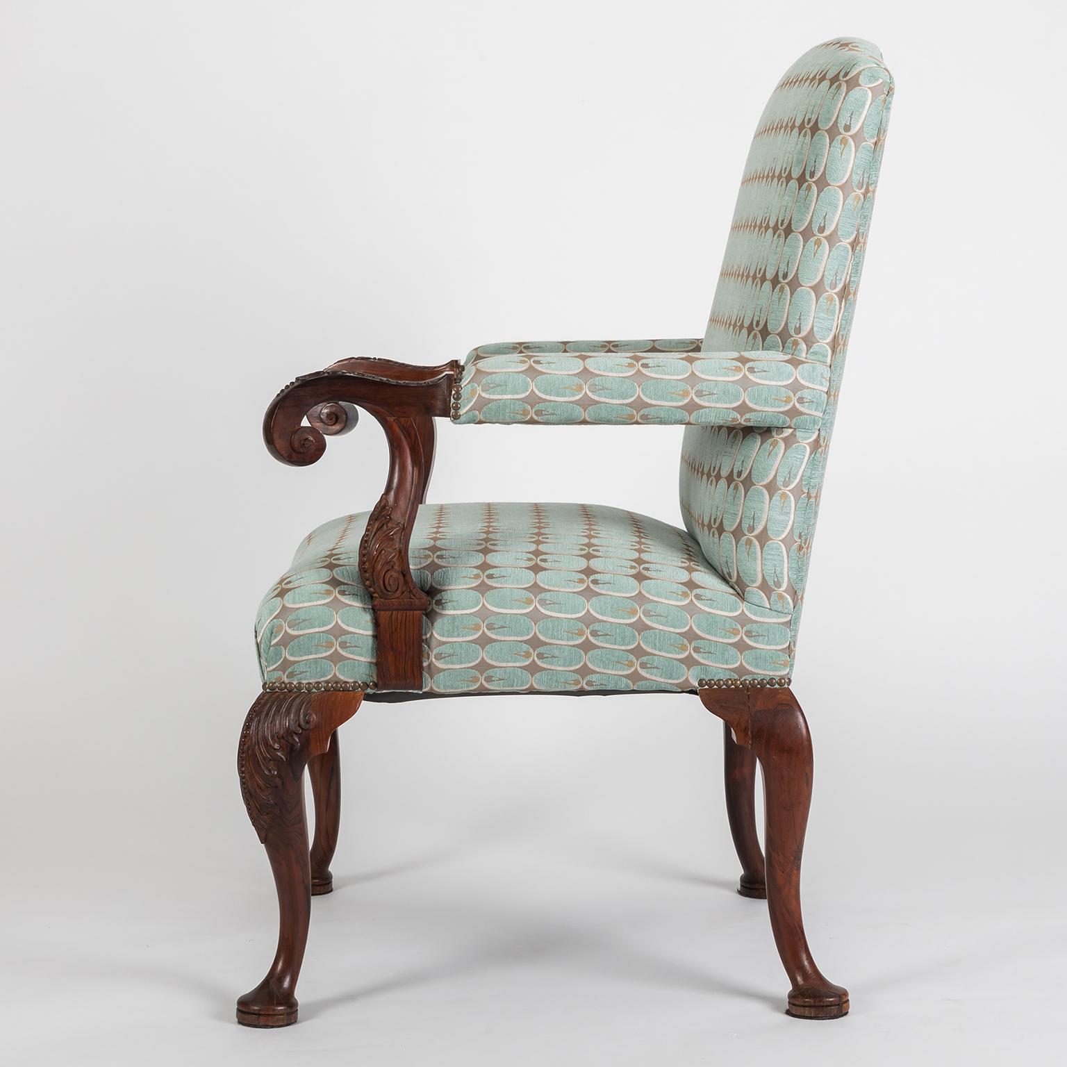 Hand-Carved Hand Carved English Georgian Style Armchair in Kravet Fabric, Late 19th Century For Sale