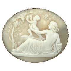 Hand Carved Fine Victorian Cameo in 14 Karat Gold