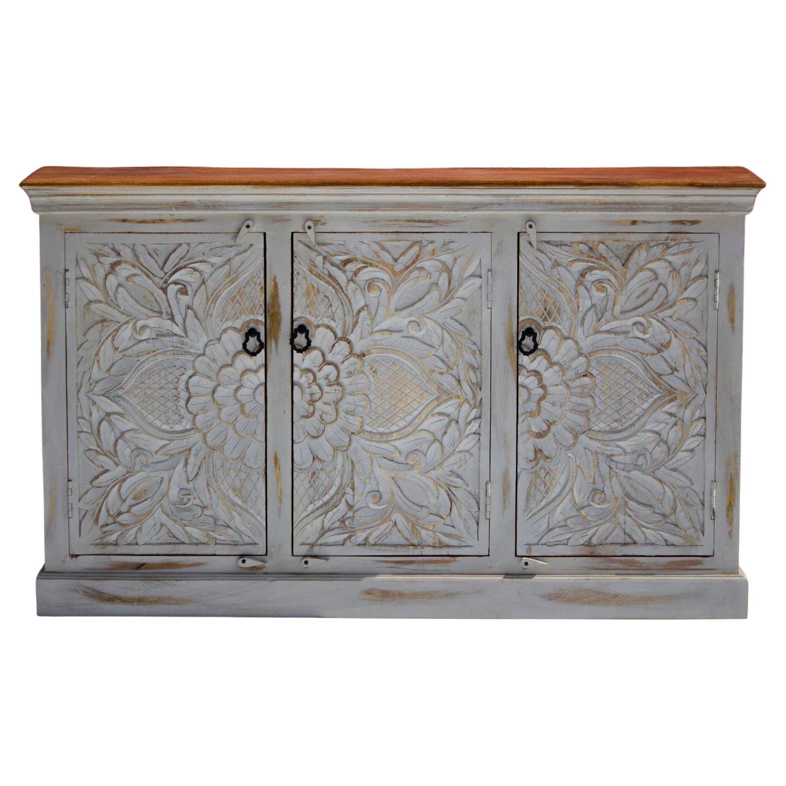 Mobiletto in legno intagliato a mano con fiori - Credenza invecchiata di House of Jaipur