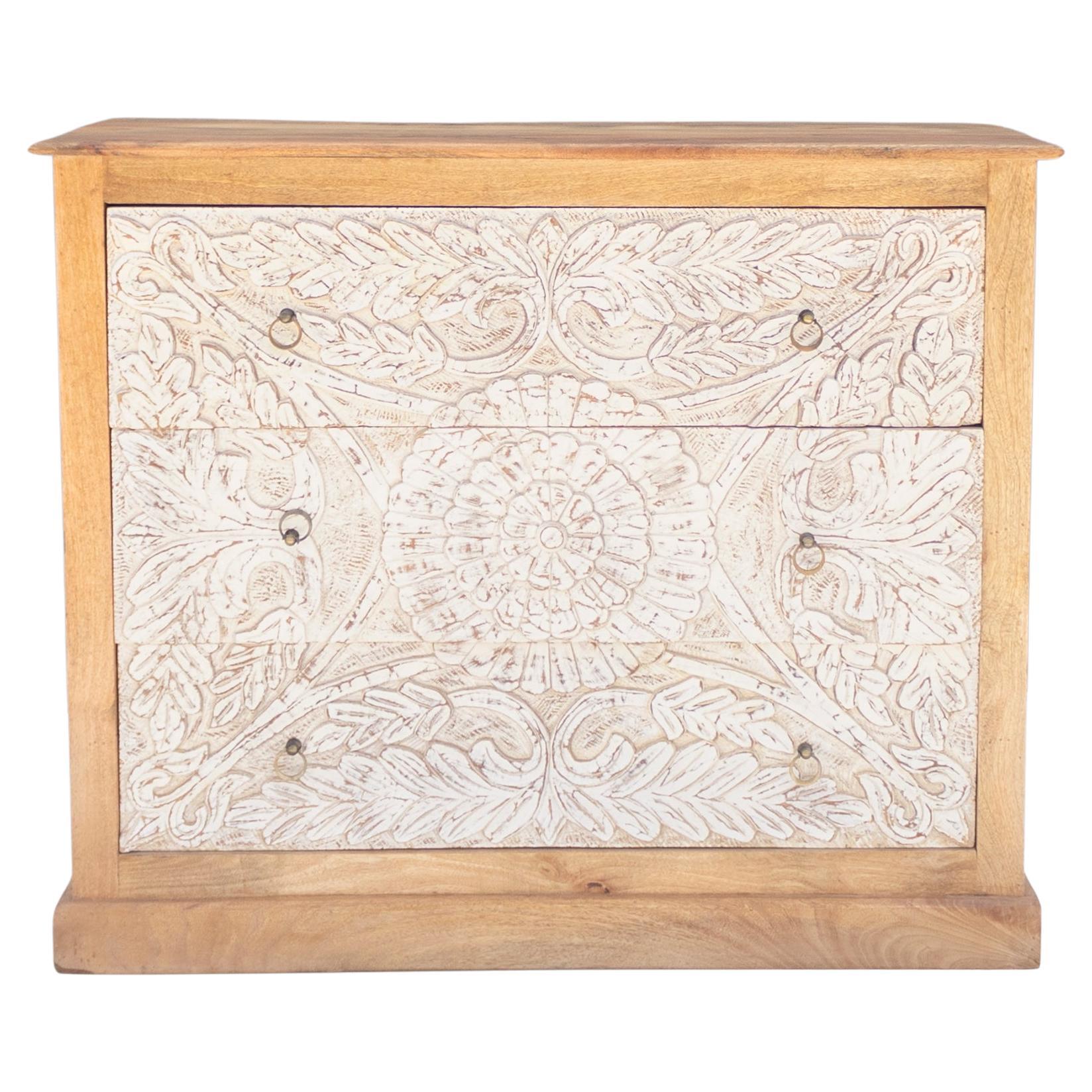 Commode en bois à fleurs sculptées à la main - Commodes en bois blanc vieilli par House of Jaipur