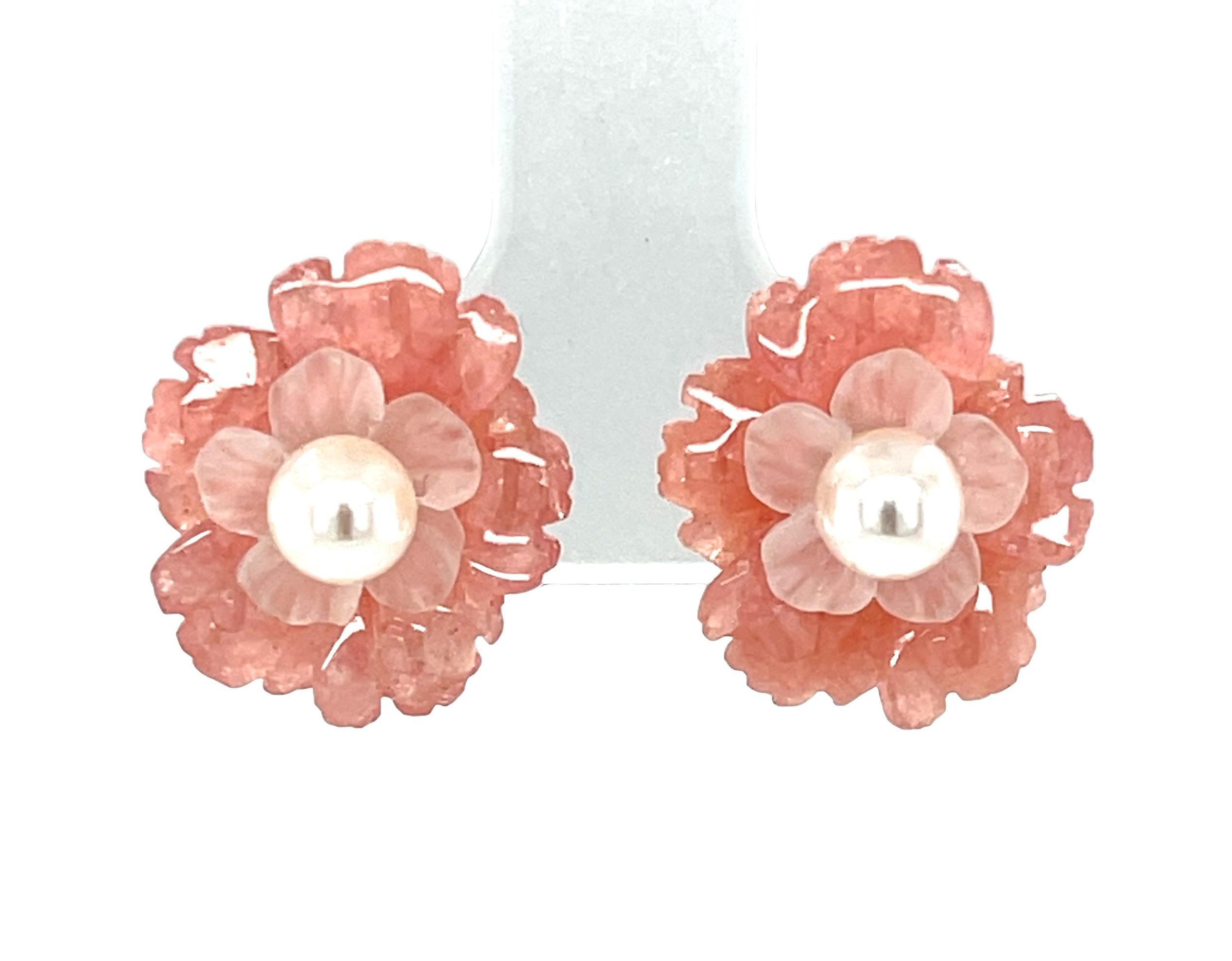 Hand Carved Flower Earrings of Rhodochrosite, Rose Quartz, 14k and Pearls In New Condition For Sale In Los Angeles, CA