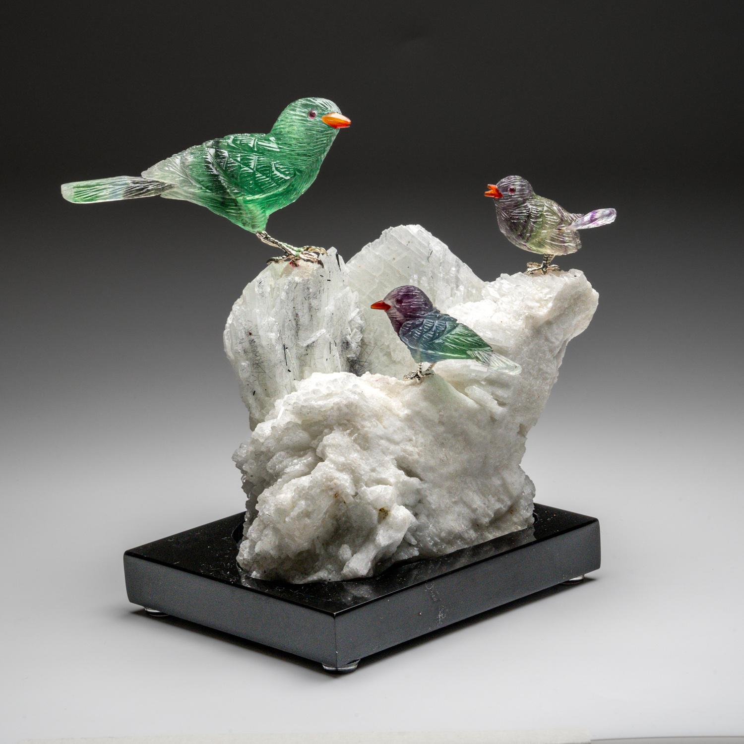 Finitions Fluorite sculptées à la main sur une tourmaline dans un Matrix Albite (6,5 po. (H) en vente 5