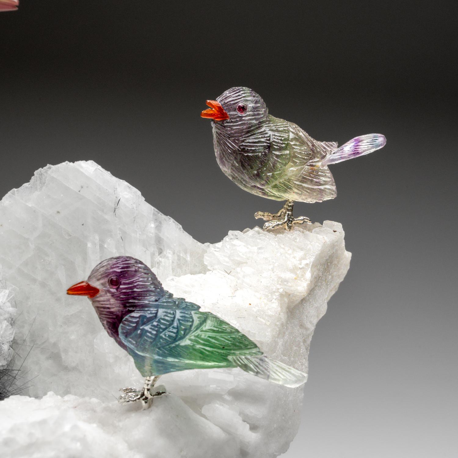 XXIe siècle et contemporain Finitions Fluorite sculptées à la main sur une tourmaline dans un Matrix Albite (6,5 po. (H) en vente