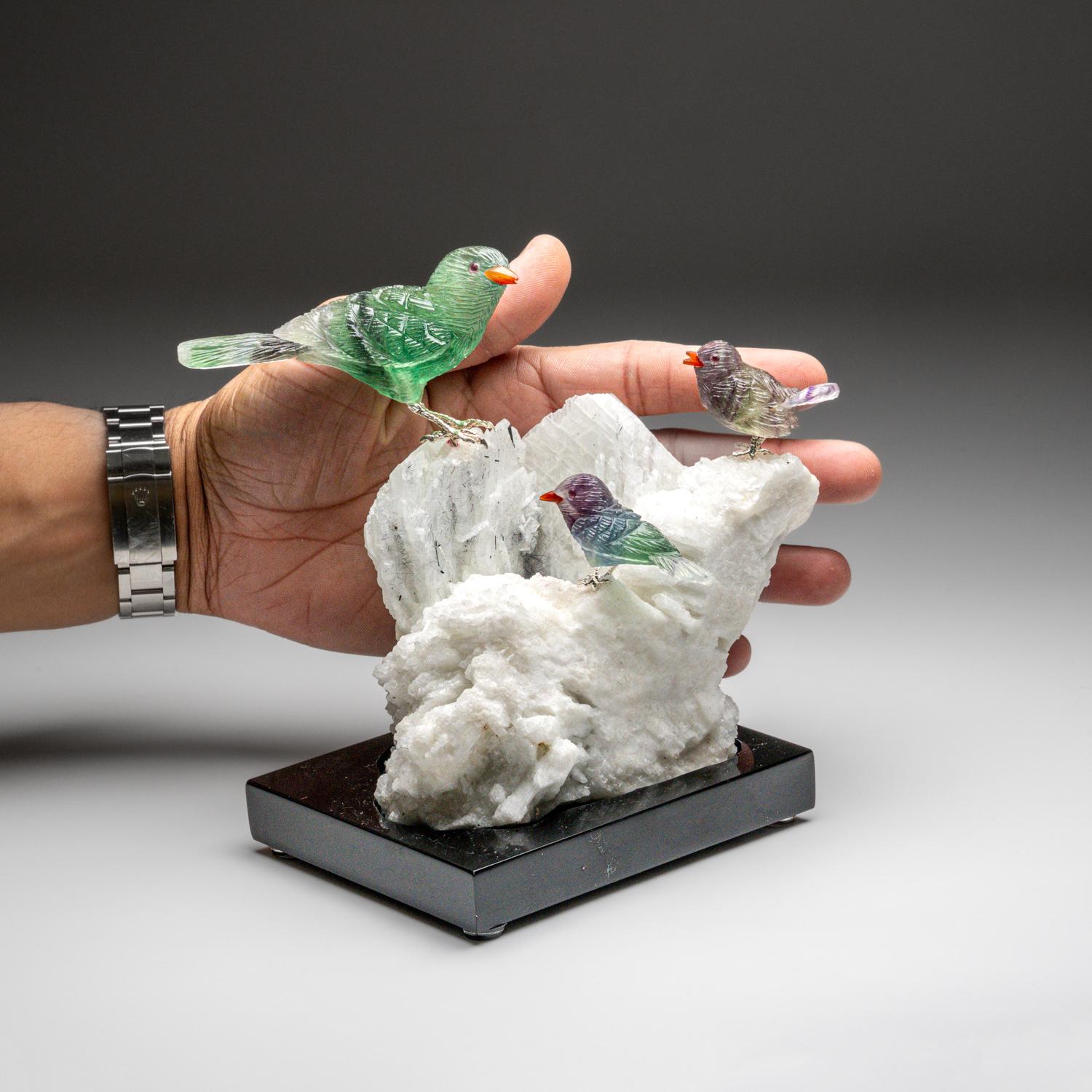 Cristal Finitions Fluorite sculptées à la main sur une tourmaline dans un Matrix Albite (6,5 po. (H) en vente