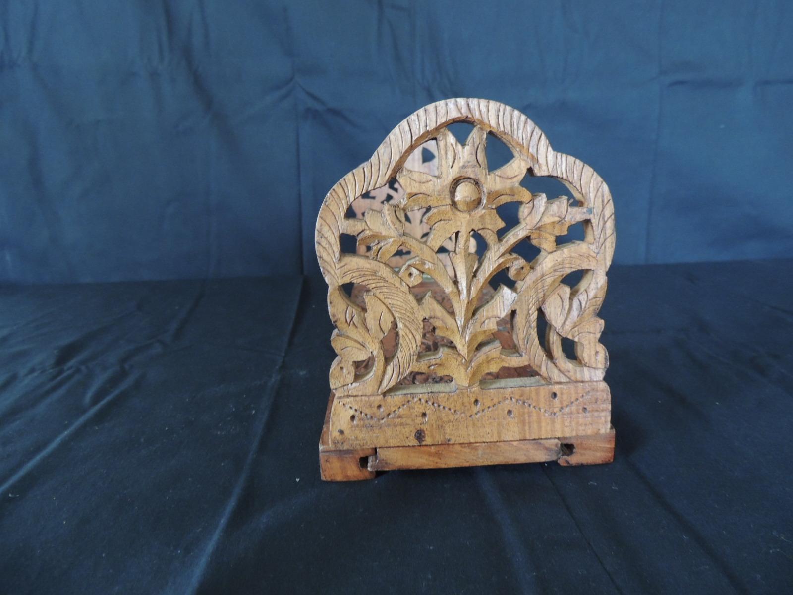 Vintage hand carved Indian book shelf or stand.
Expandable wooden shelf expands up to 19