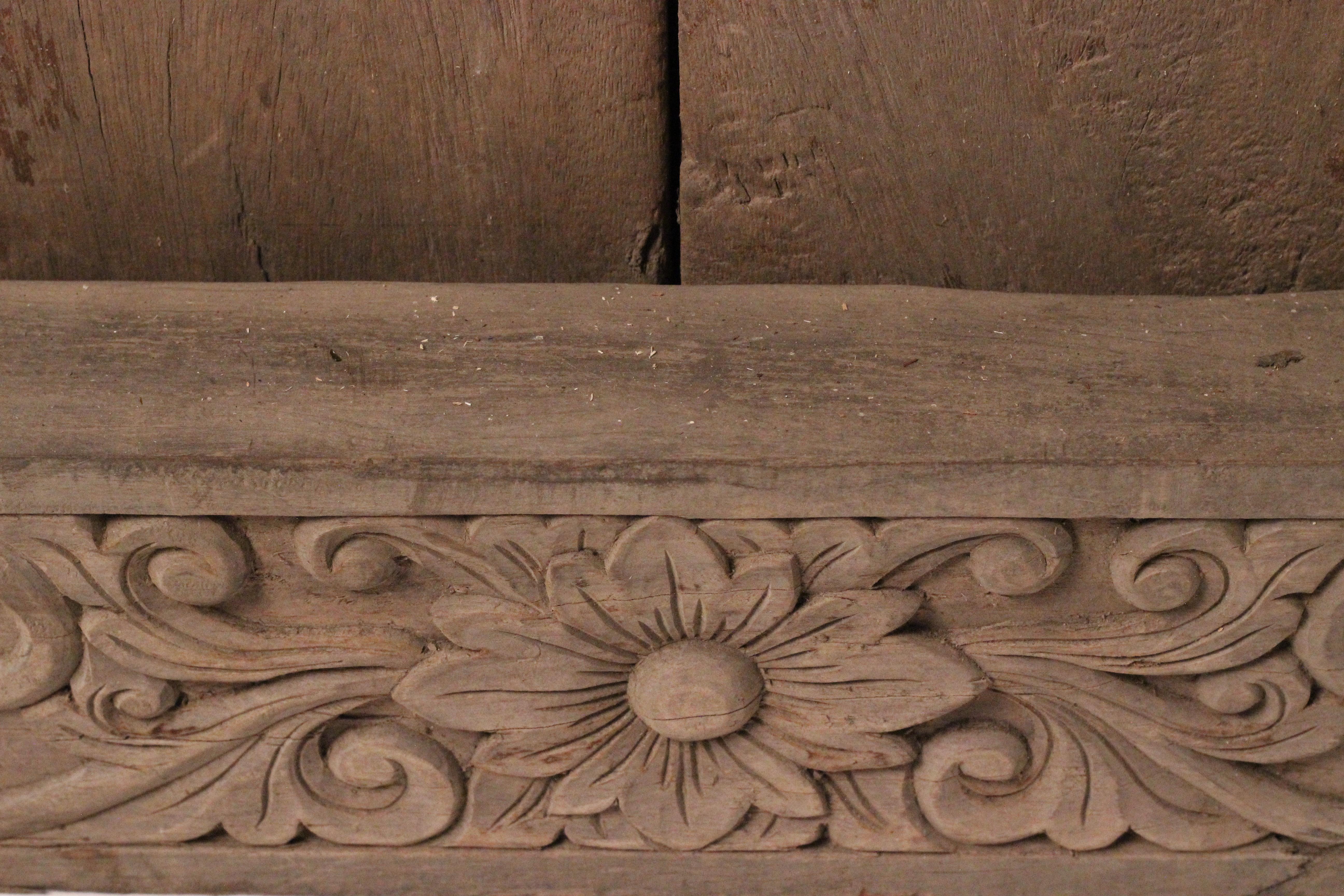 Art Carved Balinese Folk art Balinese teak door, original frame late 19th -early 20th C. en vente 11