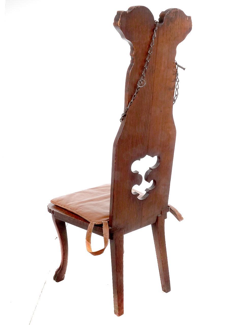 Hand Carved Folk Art Bull Dog Stuhl (20. Jahrhundert) im Angebot
