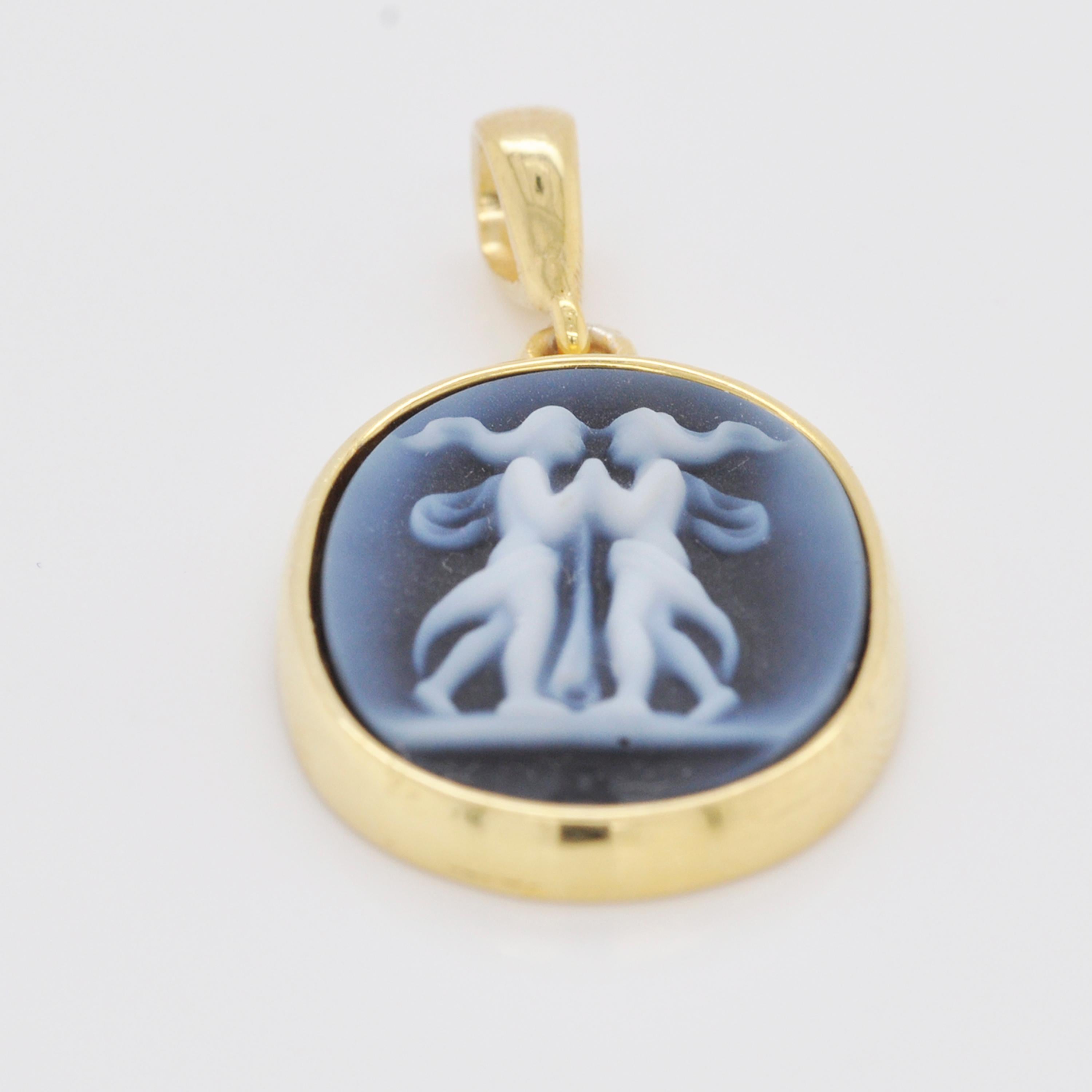 Contemporary Hand-Carved Gemini Zodiac Agate Cameo 925 Sterling Silver Pendant Necklace For Sale