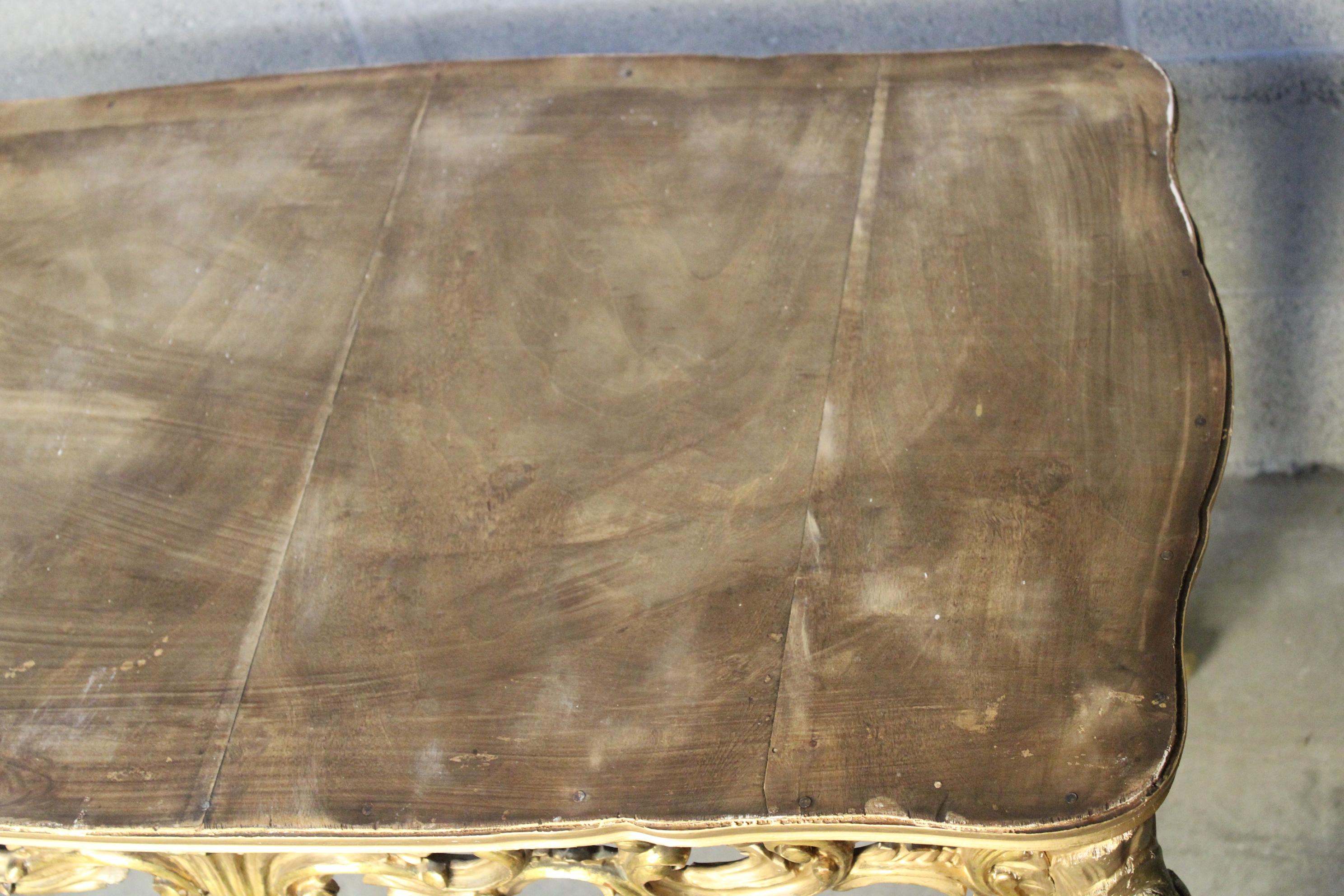  Italian Gilded wood Center Table with Marble Top For Sale 1