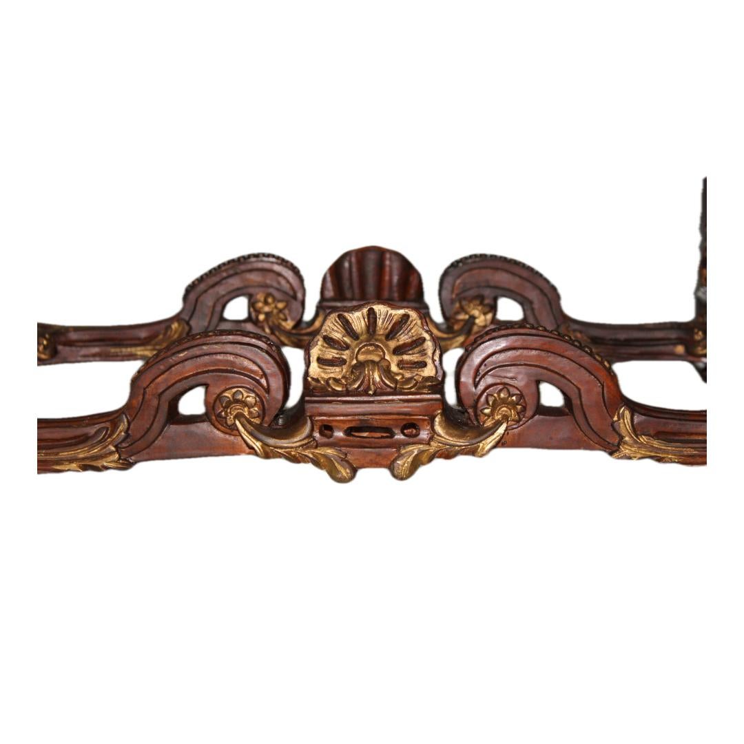 20ième siècle Bancs de fenêtre sculptés et dorés à la main avec sièges en cuir en vente