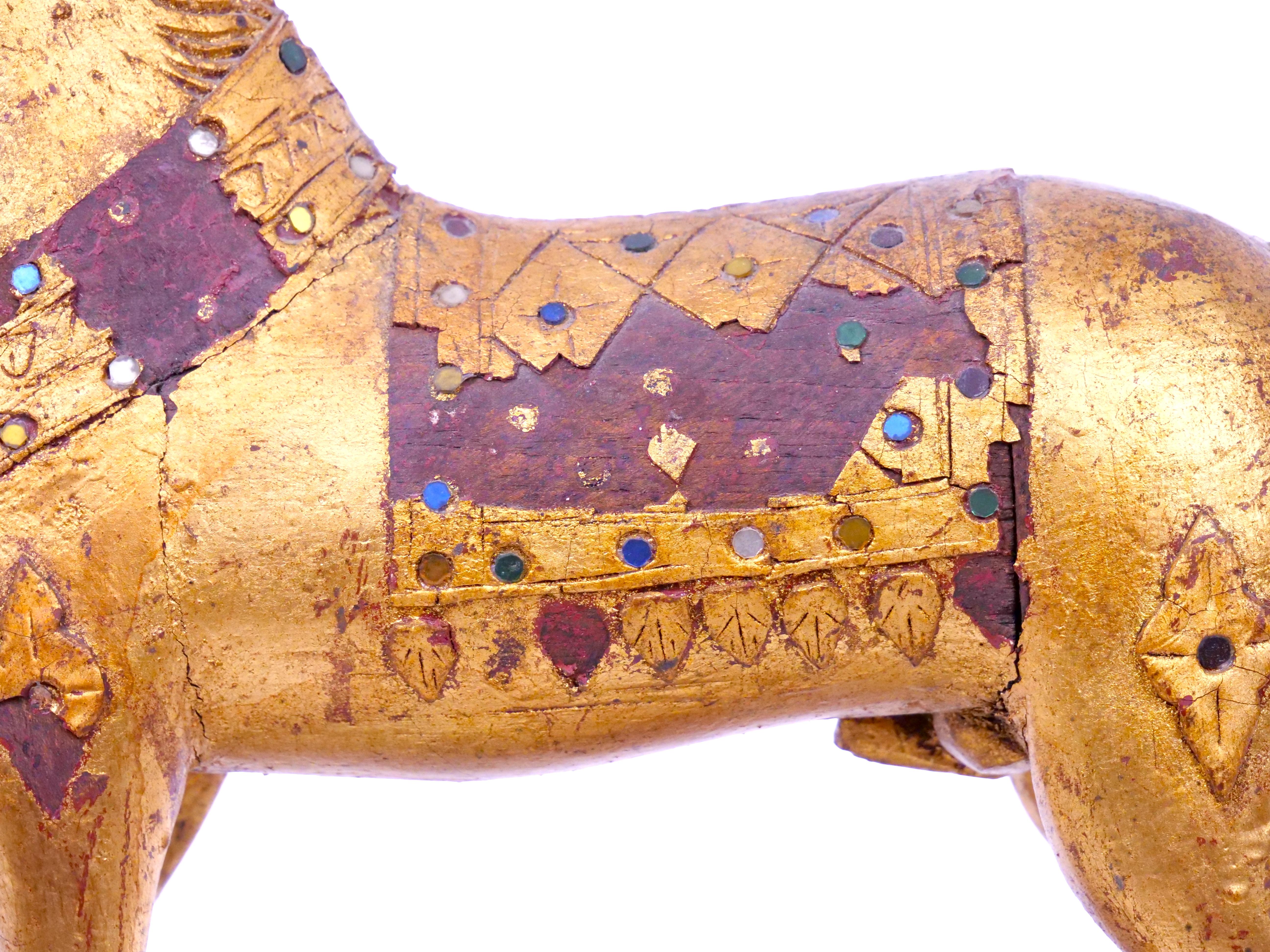 Hand Carved Gilt Gold Animal Sculpture / Wood Base Decorative Piece For Sale 4