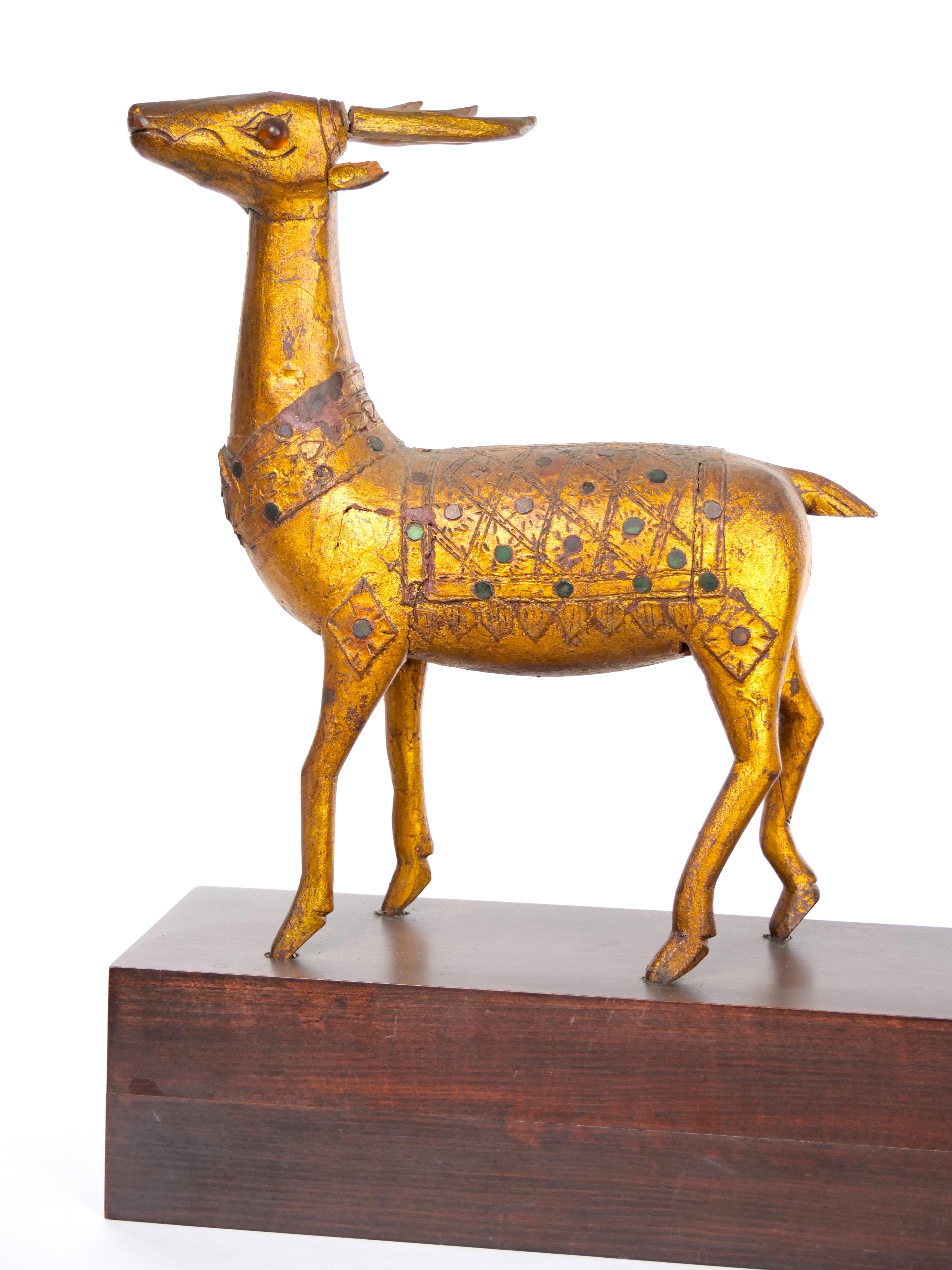 Hand-Carved  Hand Carved Gilt Gold Animal Sculpture / Wood Base Decorative Piece For Sale