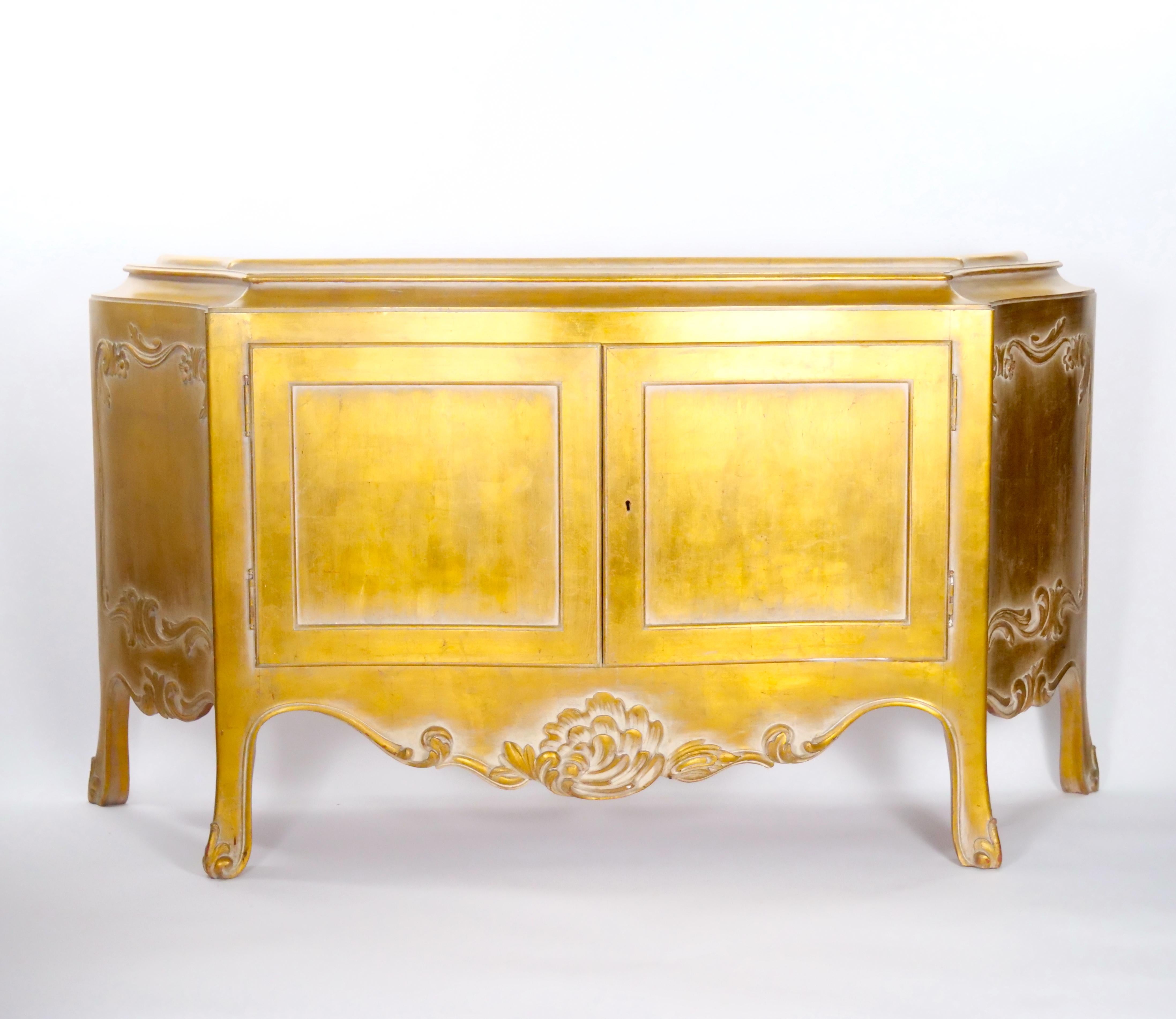 Italian Hand Carved Gilt Gold Painted Exterior Two Part Display Cabinet For Sale