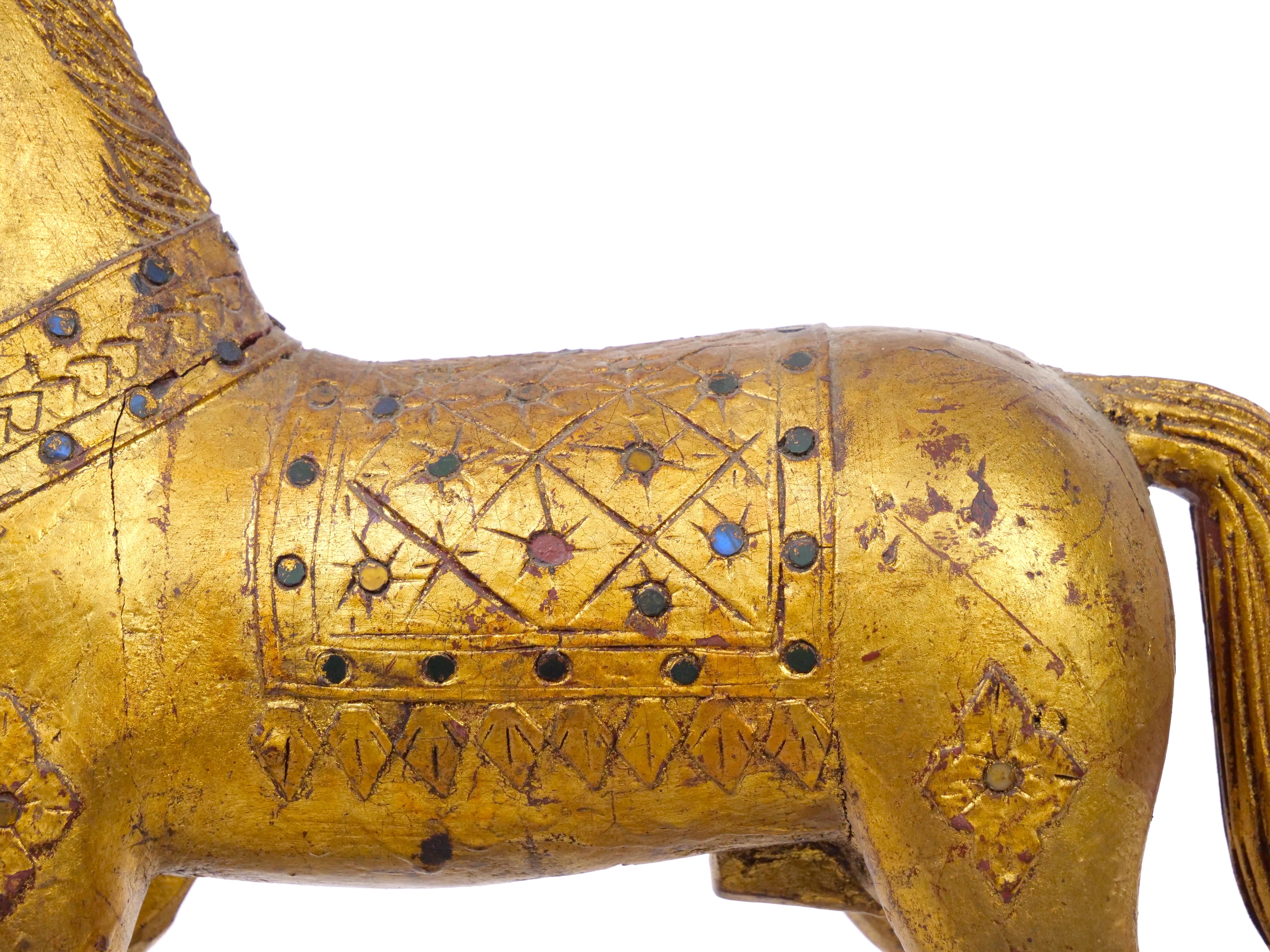 Sculpture de cheval décorative en bois et or doré sculpté à la main en vente 3