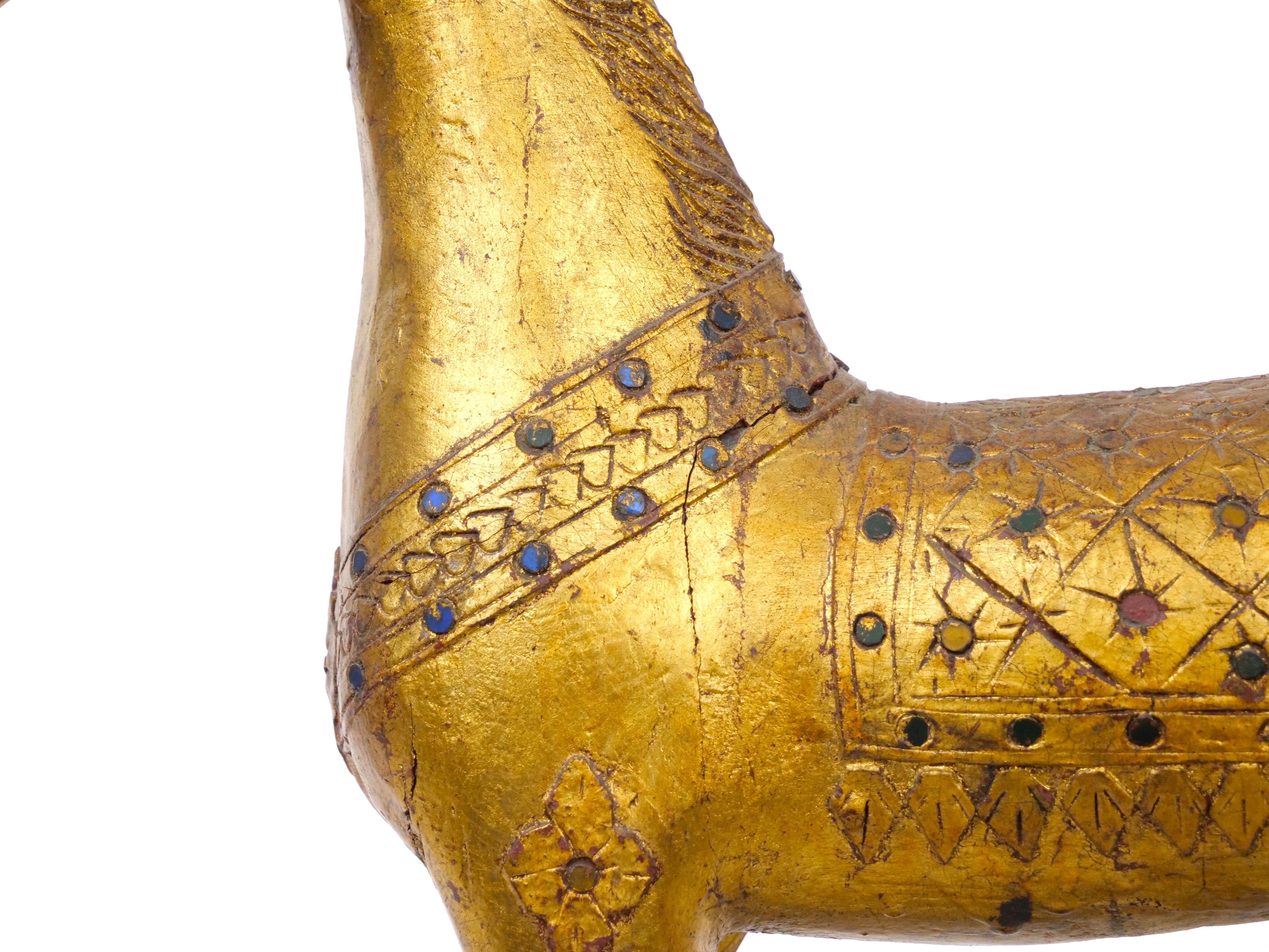 Sculpture de cheval décorative en bois et or doré sculpté à la main en vente 4