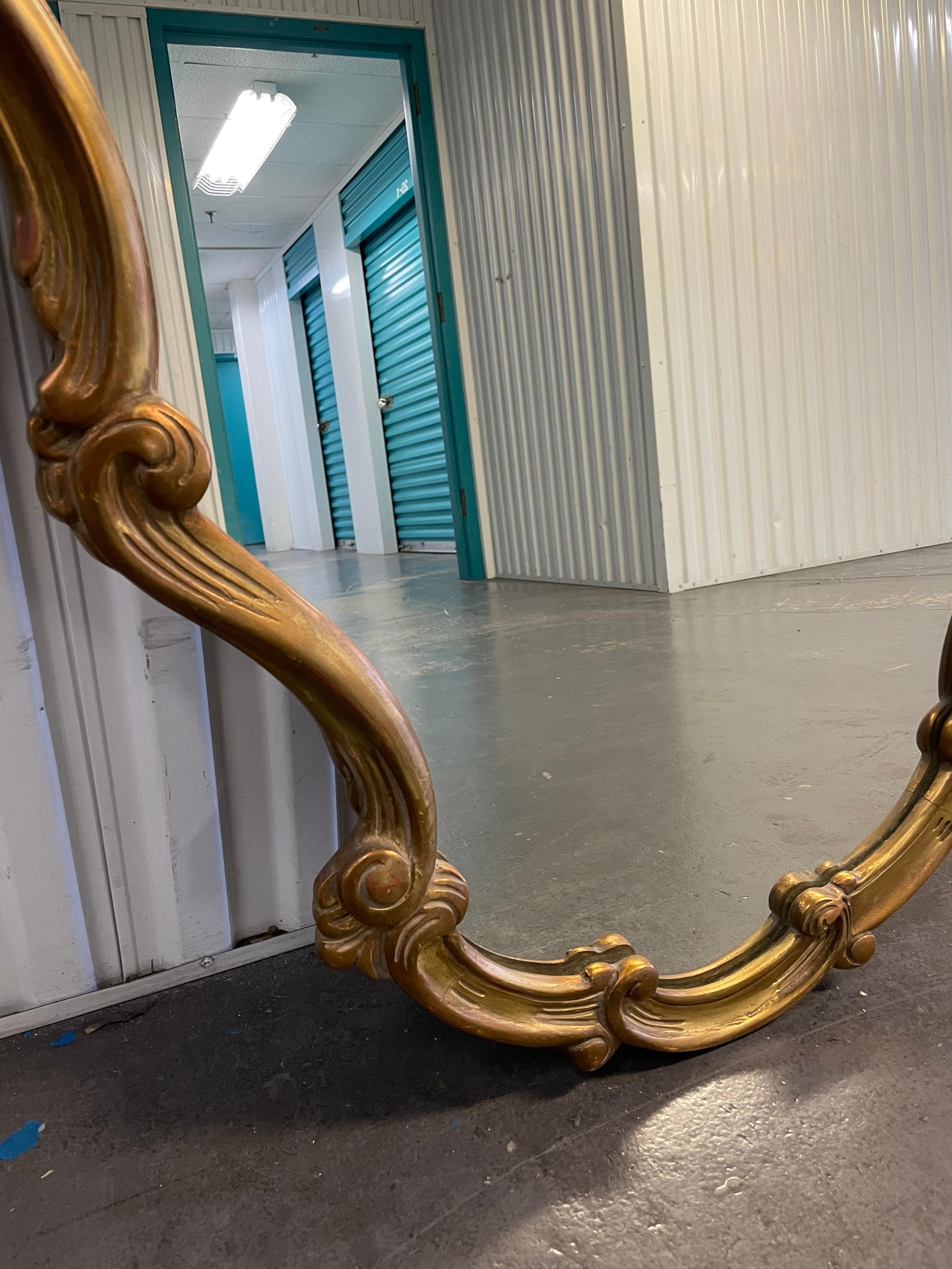 Hand Carved Giltwood Italian Mirror with Shell For Sale 3