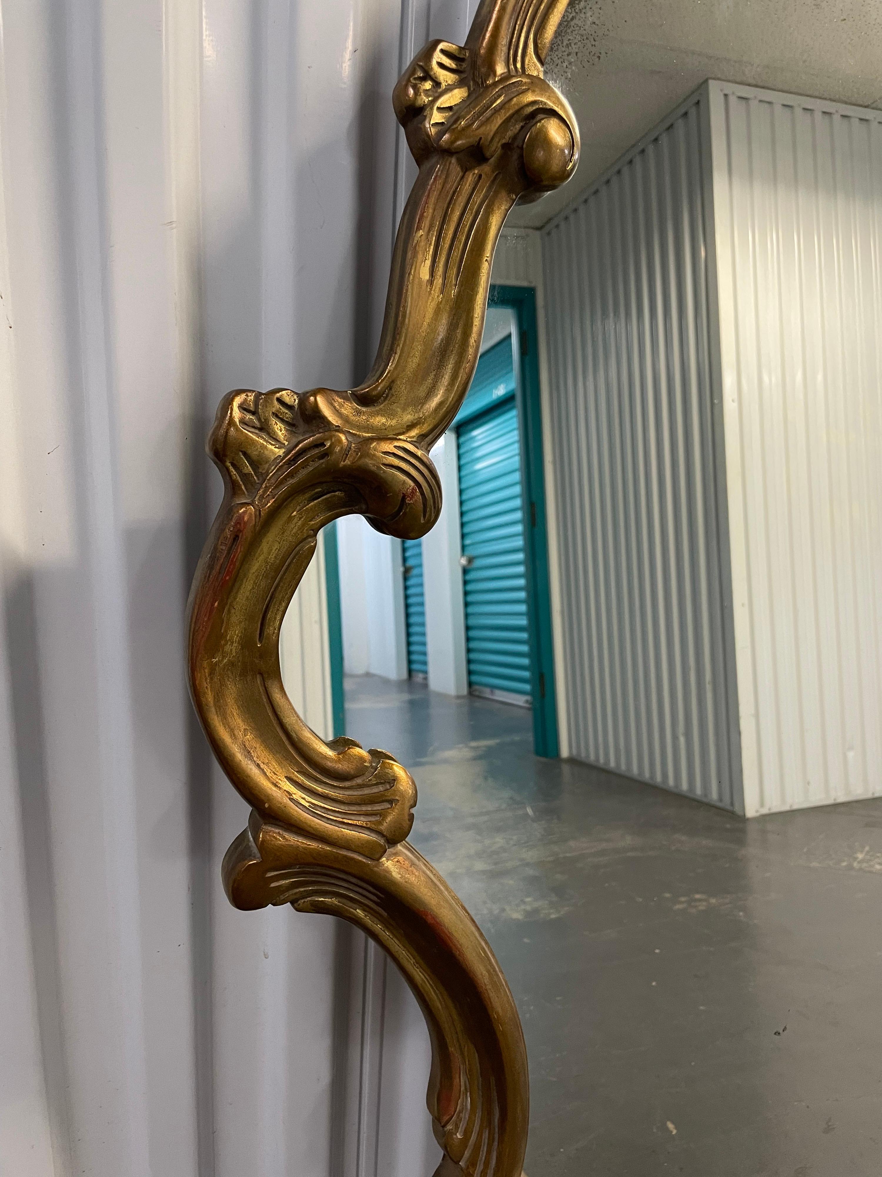 Hand Carved Giltwood Italian Mirror with Shell For Sale 4