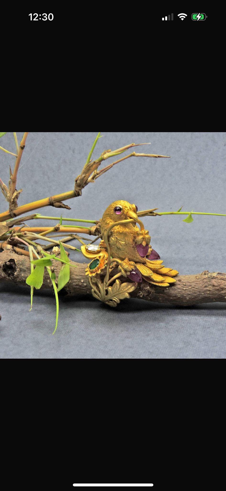 Hand Carved Gold Bird Ring with 15 carats Emerald Ruby Diamond 22k gold custom For Sale 3