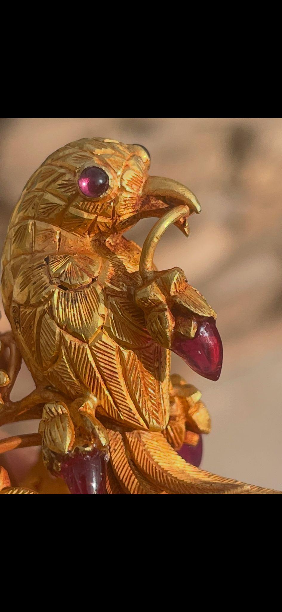 Hand Carved Gold Bird Ring with 15 carats Emerald Ruby Diamond 22k gold custom For Sale 4