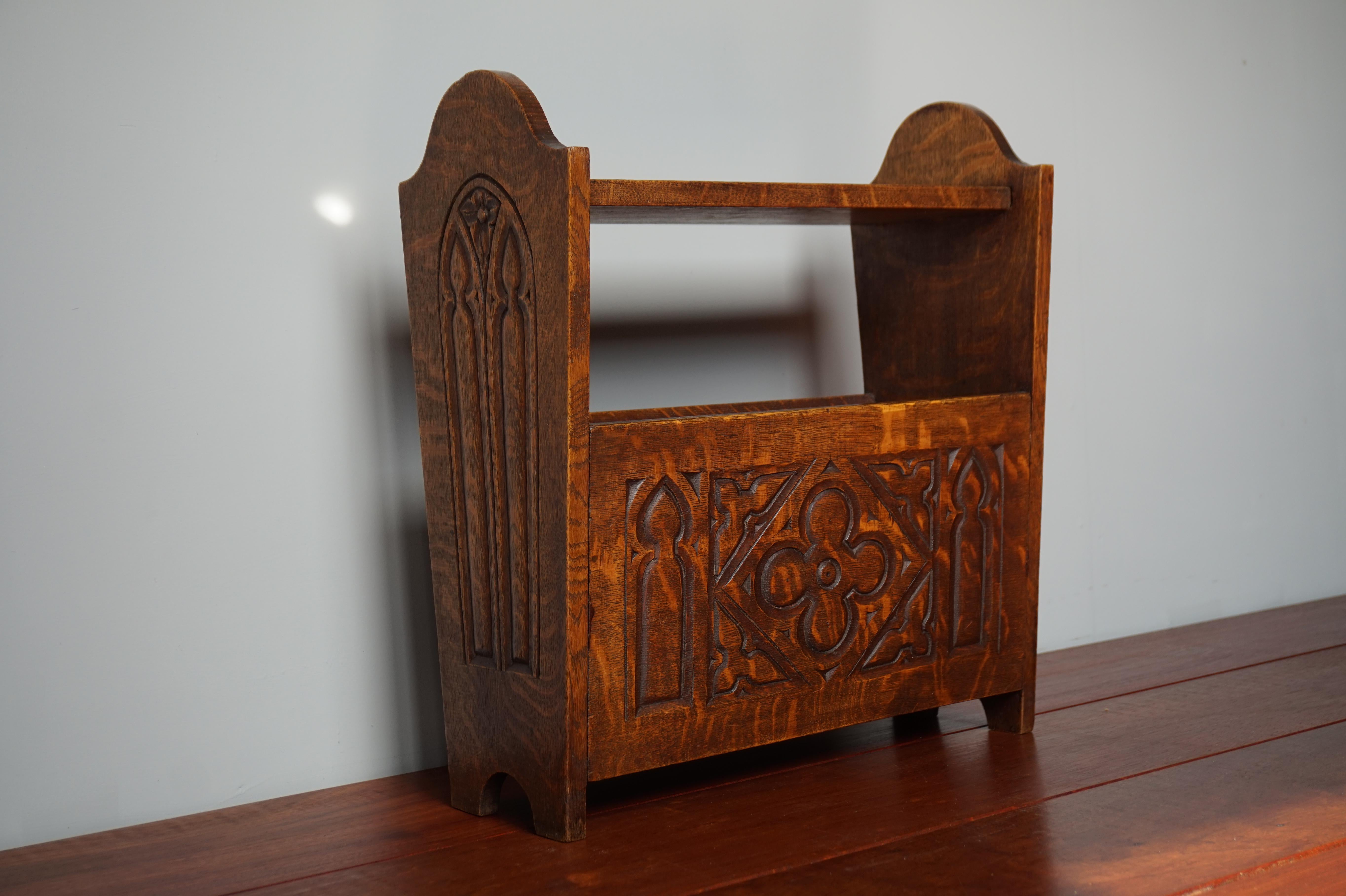 Dutch Hand Carved Gothic Revival Newspaper & Magazine Stand of Early 1900s Tiger Oak
