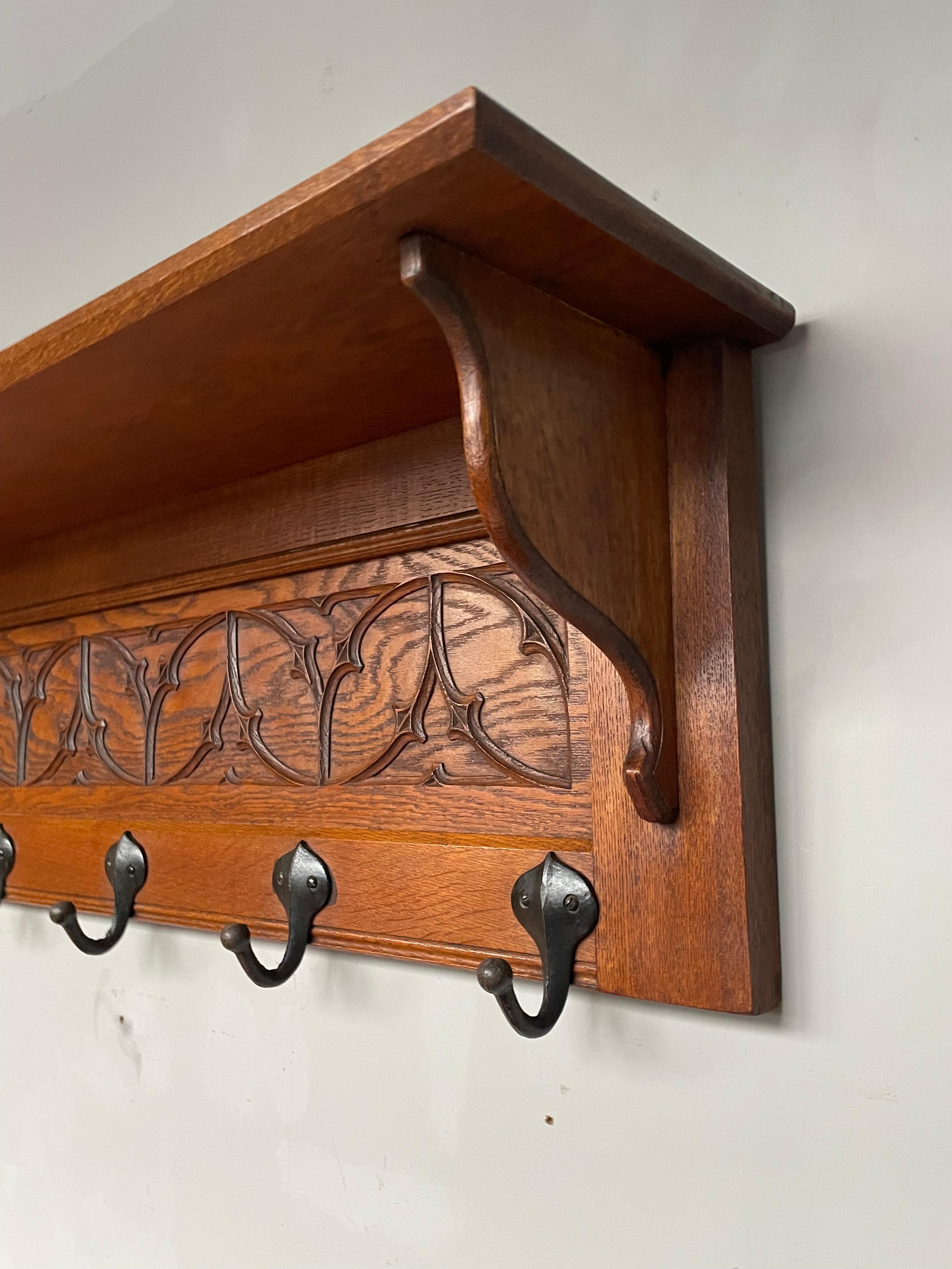 Handgeschnitzte gotische Revival Eiche Wandgarderobe w. Perfekte Schnitzereien & tolle Haken 3