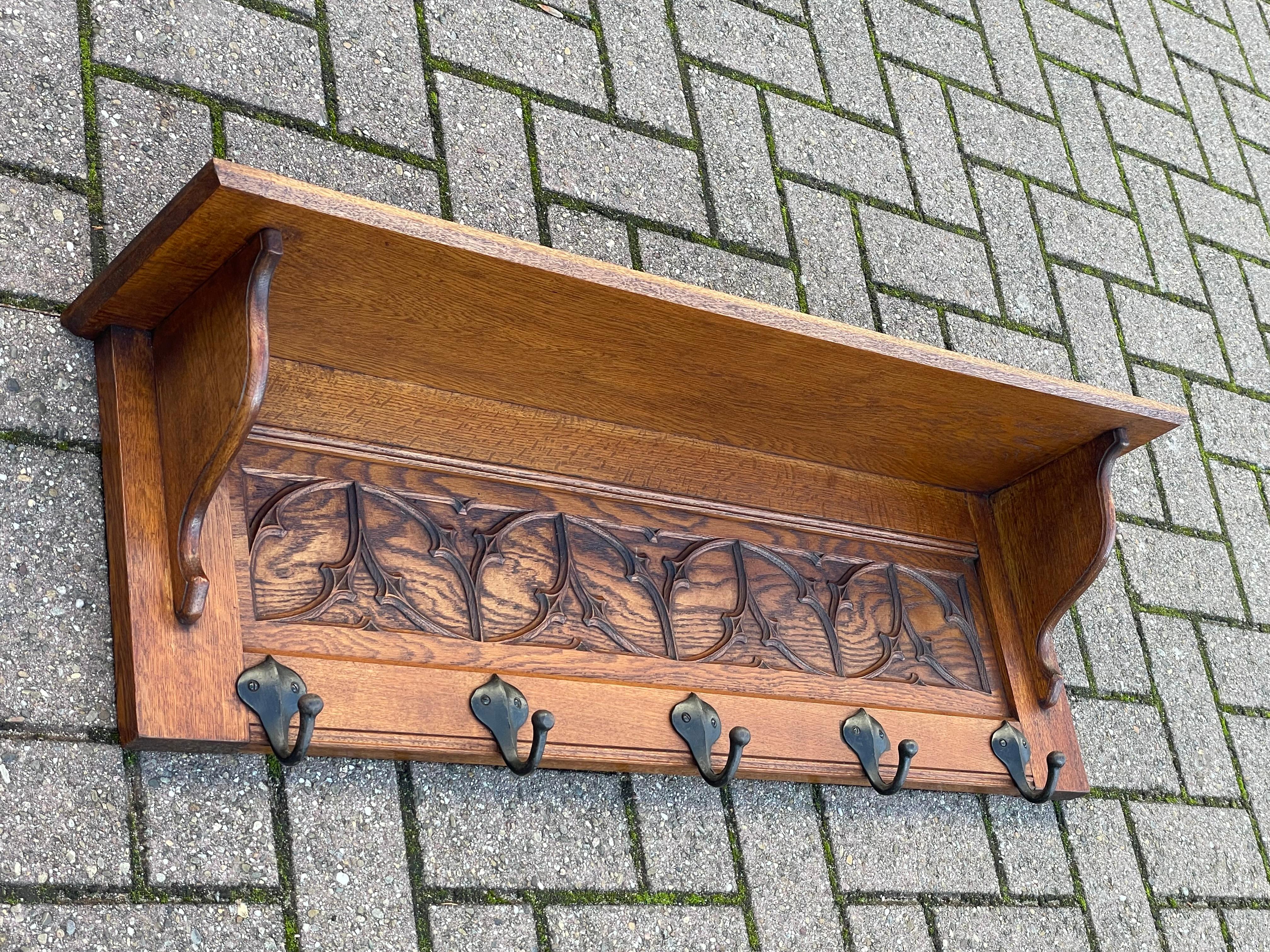 Handgeschnitzte gotische Revival Eiche Wandgarderobe w. Perfekte Schnitzereien & tolle Haken 5