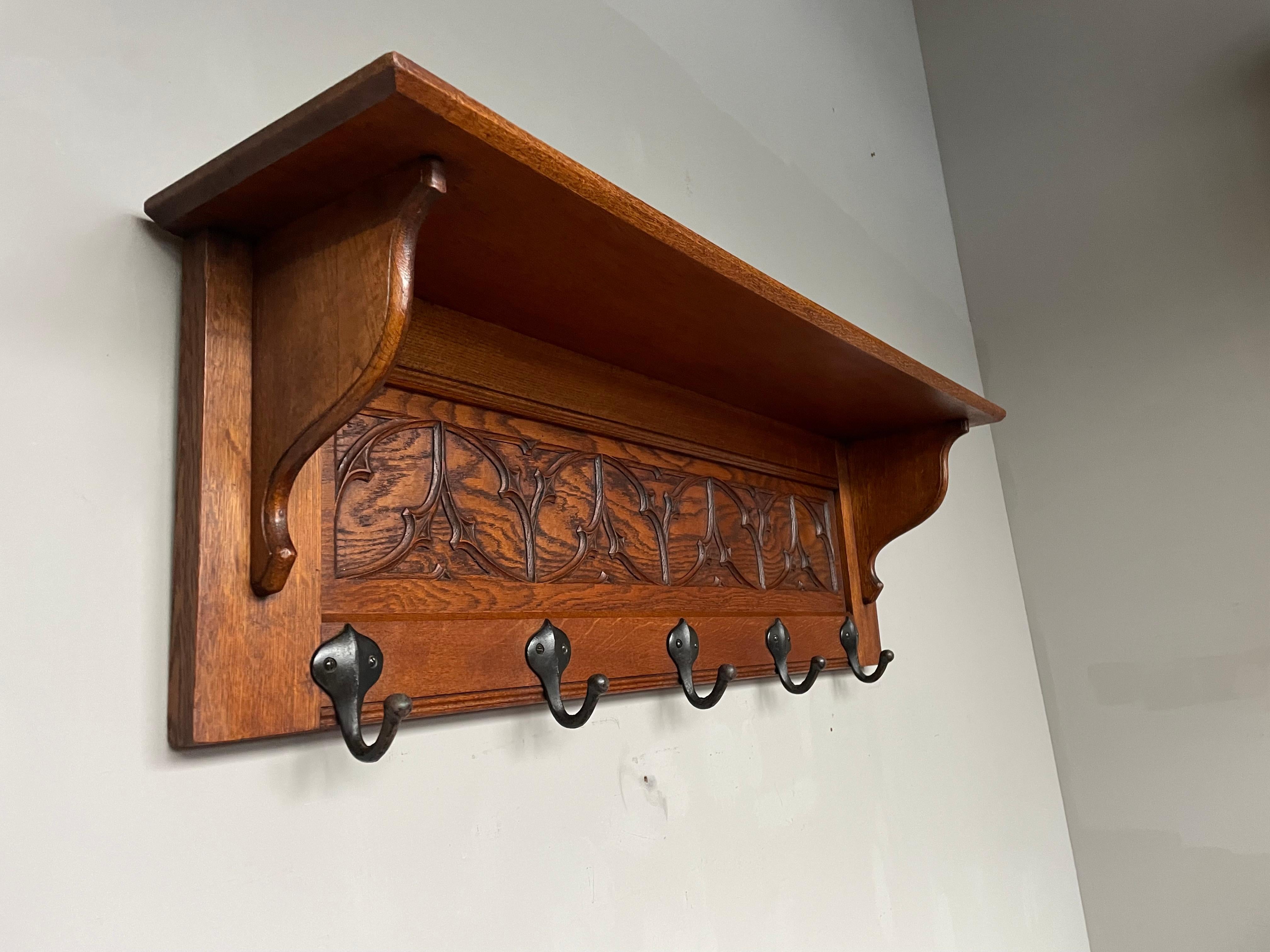 Handgeschnitzte gotische Revival Eiche Wandgarderobe w. Perfekte Schnitzereien & tolle Haken 6